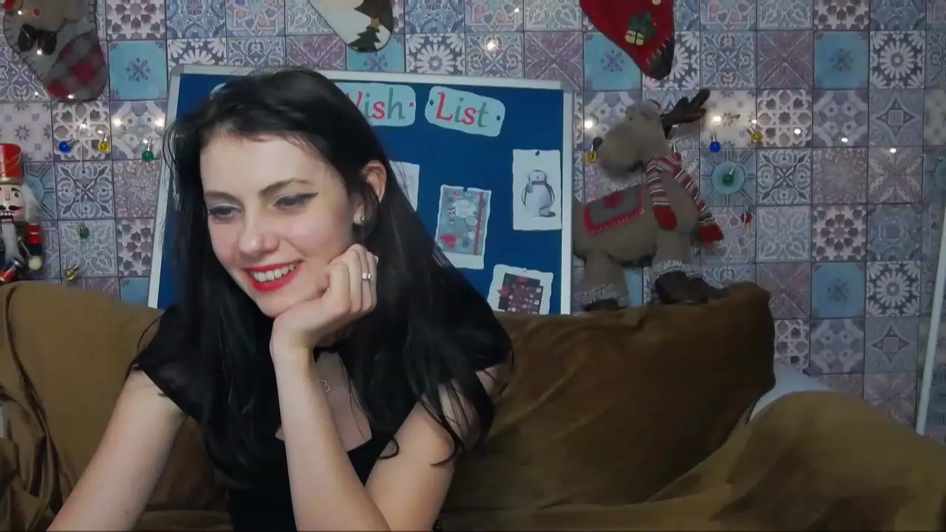 Gallery image thumbnail from MissAracely's myfreecams stream on, 12/31/2022, 01:02 image 11 of 20