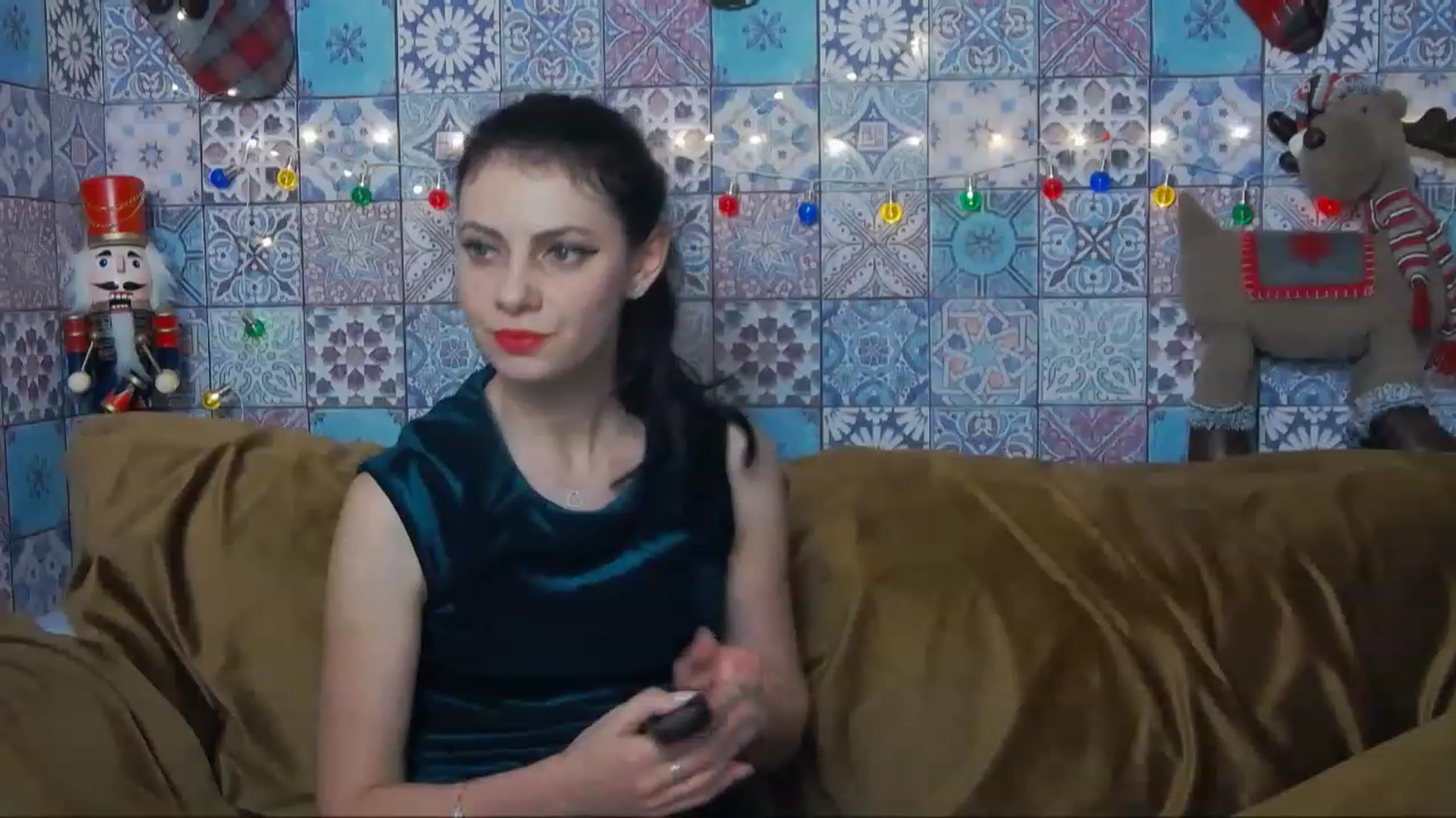 Gallery image thumbnail from MissAracely's myfreecams stream on, 01/02/2023, 22:43 image 12 of 20