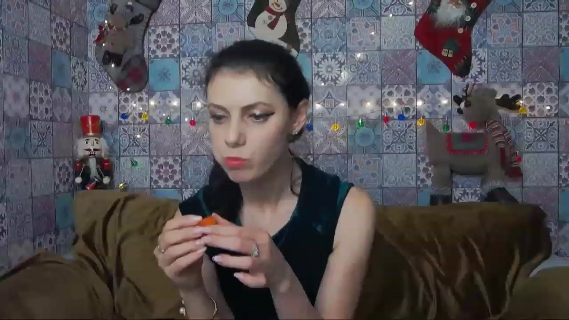 Gallery image thumbnail from MissAracely's myfreecams stream on, 01/02/2023, 22:43 image 8 of 20