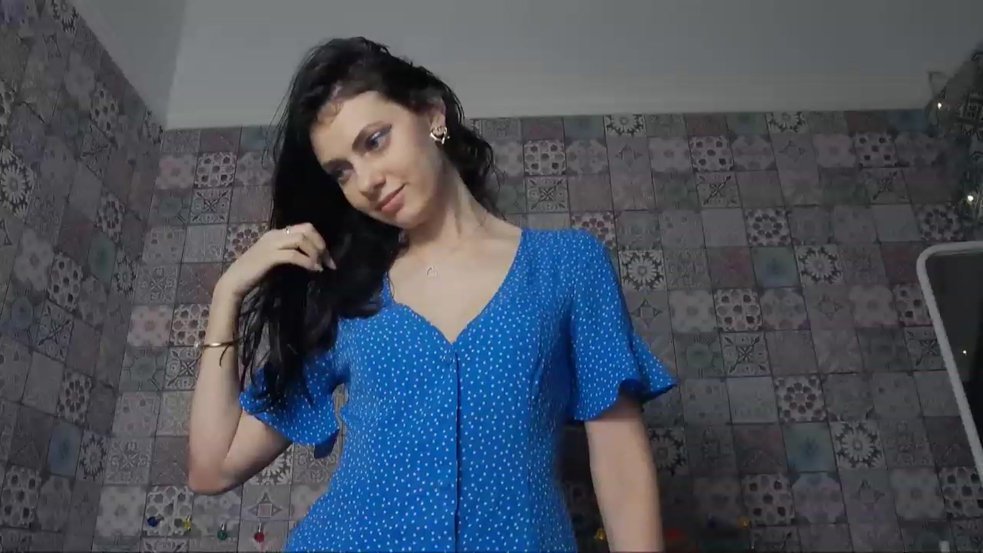 Gallery image thumbnail from MissAracely's myfreecams stream on, 01/16/2023, 22:10 image 3 of 20