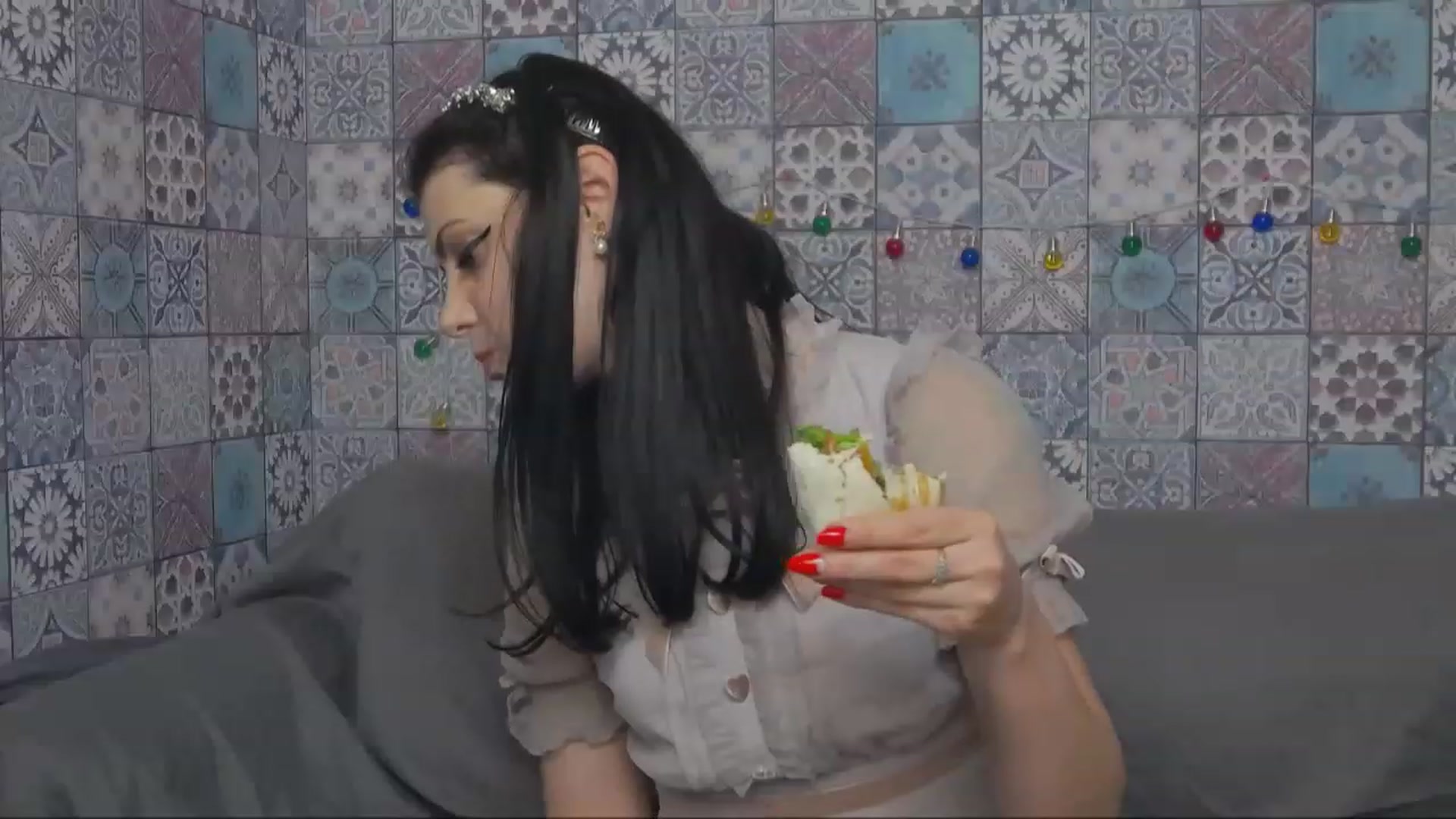 Gallery image thumbnail from MissAracely's myfreecams stream on, 02/12/2023, 20:39 image 14 of 20