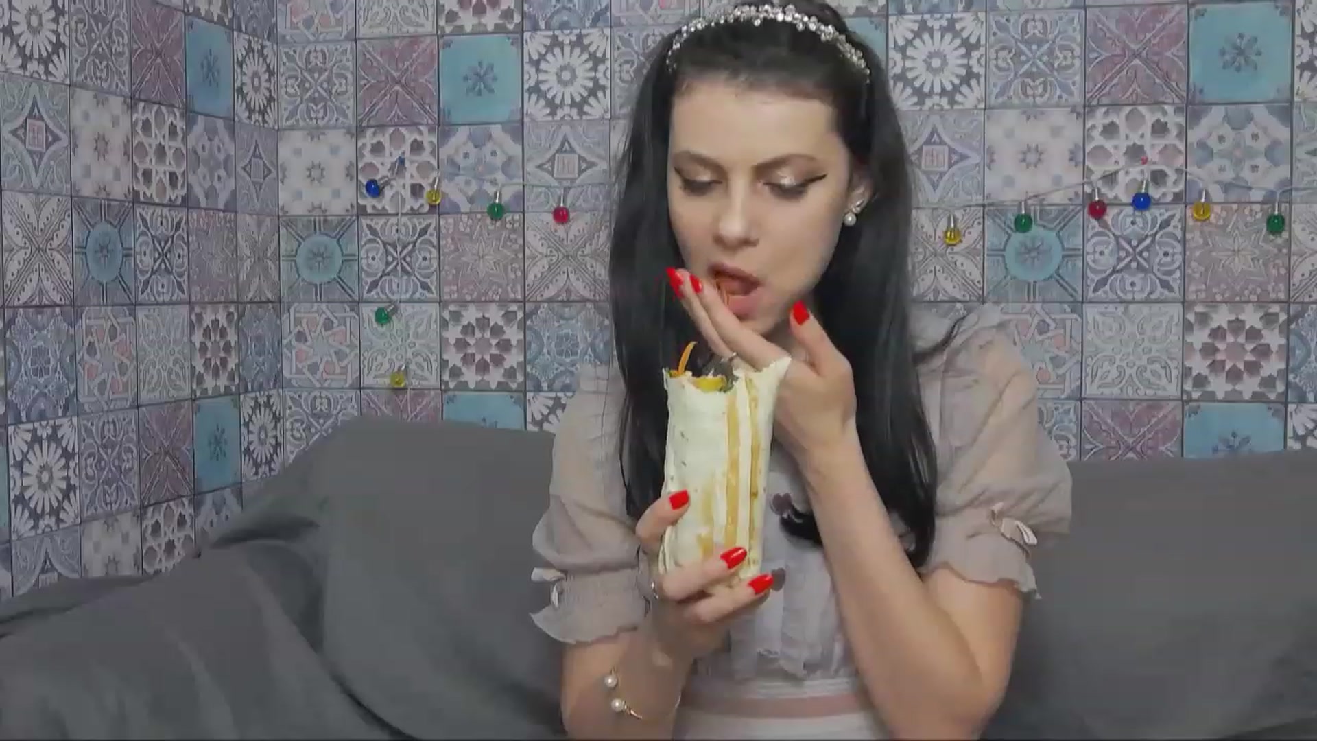 Gallery image thumbnail from MissAracely's myfreecams stream on, 02/12/2023, 20:39 image 13 of 20