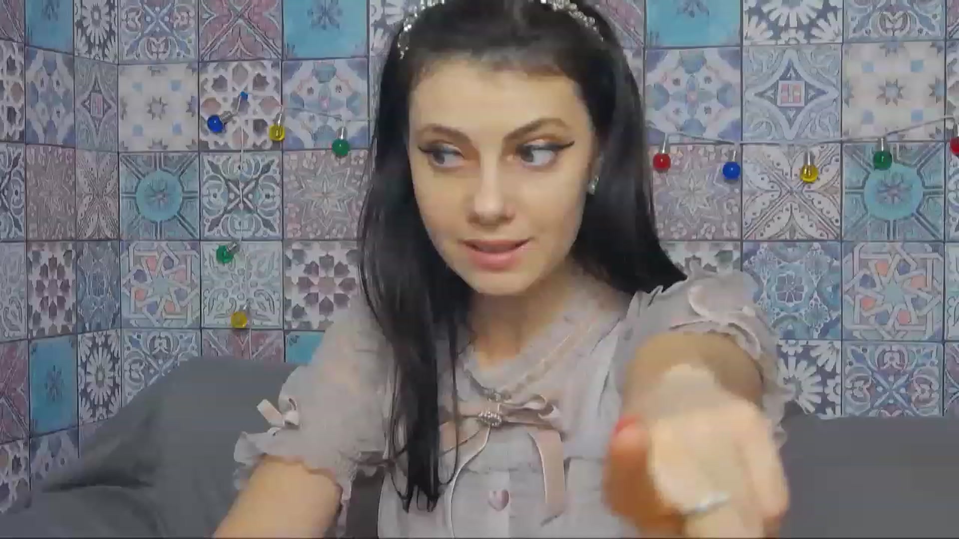 Gallery image thumbnail from MissAracely's myfreecams stream on, 02/12/2023, 23:53 image 14 of 20