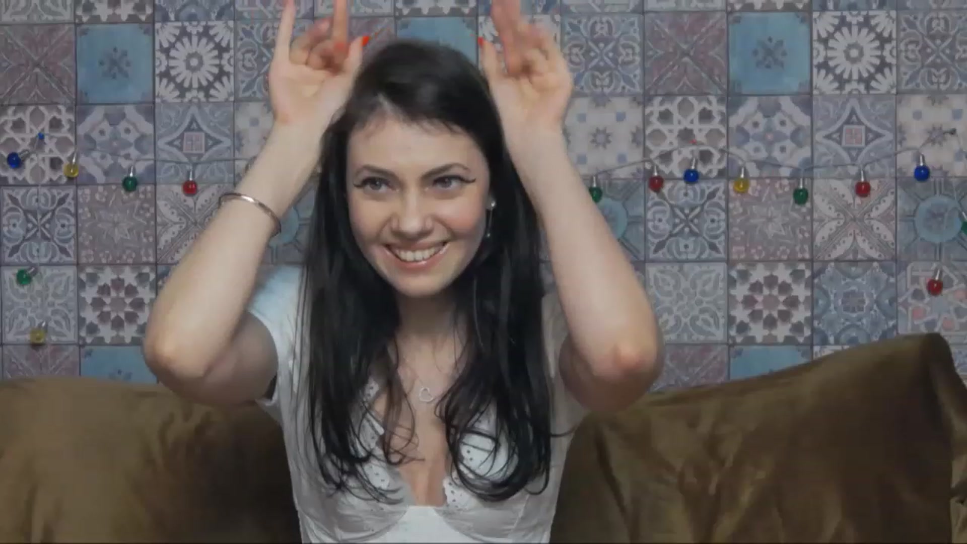 Gallery image thumbnail from MissAracely's myfreecams stream on, 02/19/2023, 24:04 image 14 of 20