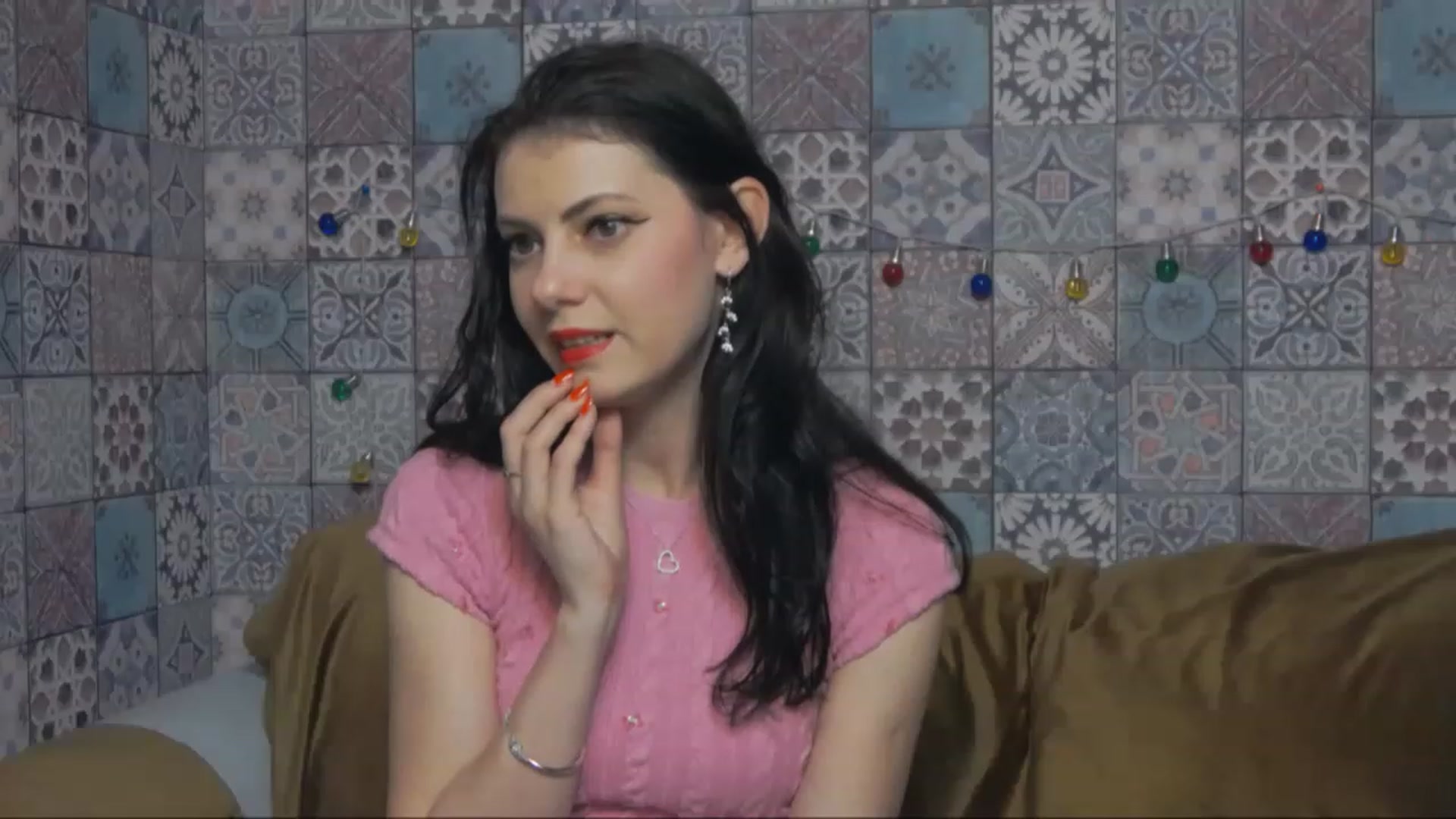 Gallery image thumbnail from MissAracely's myfreecams stream on, 02/19/2023, 19:38 image 2 of 20