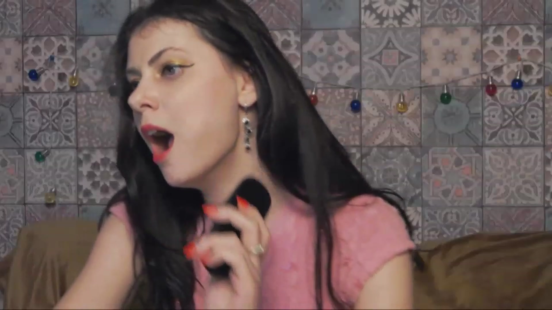 Gallery image thumbnail from MissAracely's myfreecams stream on, 02/19/2023, 23:03 image 4 of 20