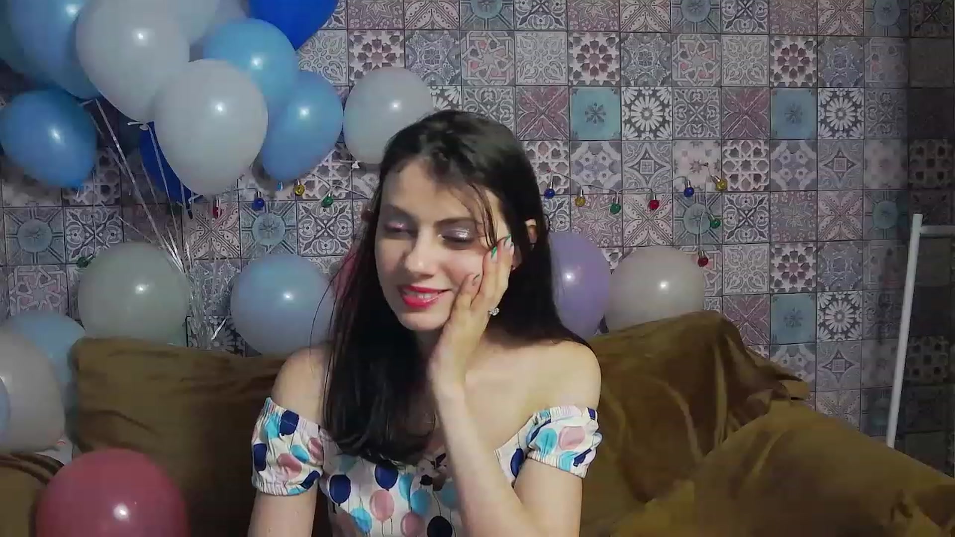 Gallery image thumbnail from MissAracely's myfreecams stream on, 04/02/2023, 23:54 image 19 of 20