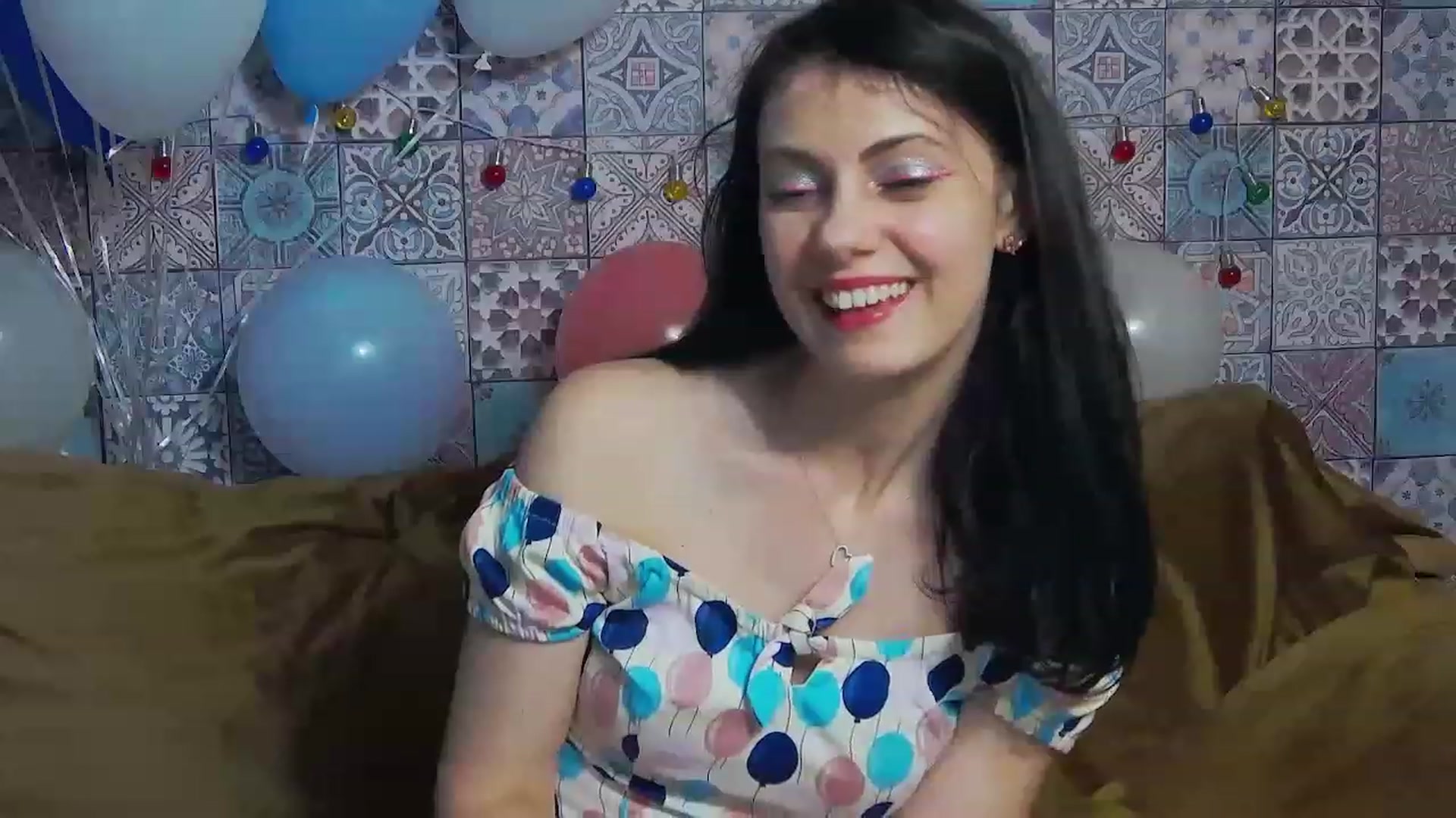 Gallery image thumbnail from MissAracely's myfreecams stream on, 04/02/2023, 23:54 image 14 of 20