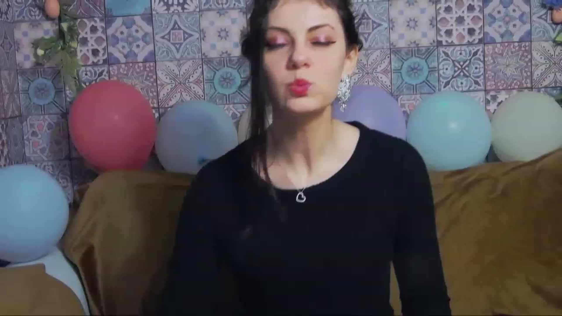 Gallery image thumbnail from MissAracely's myfreecams stream on, 04/05/2023, 18:40 image 15 of 20