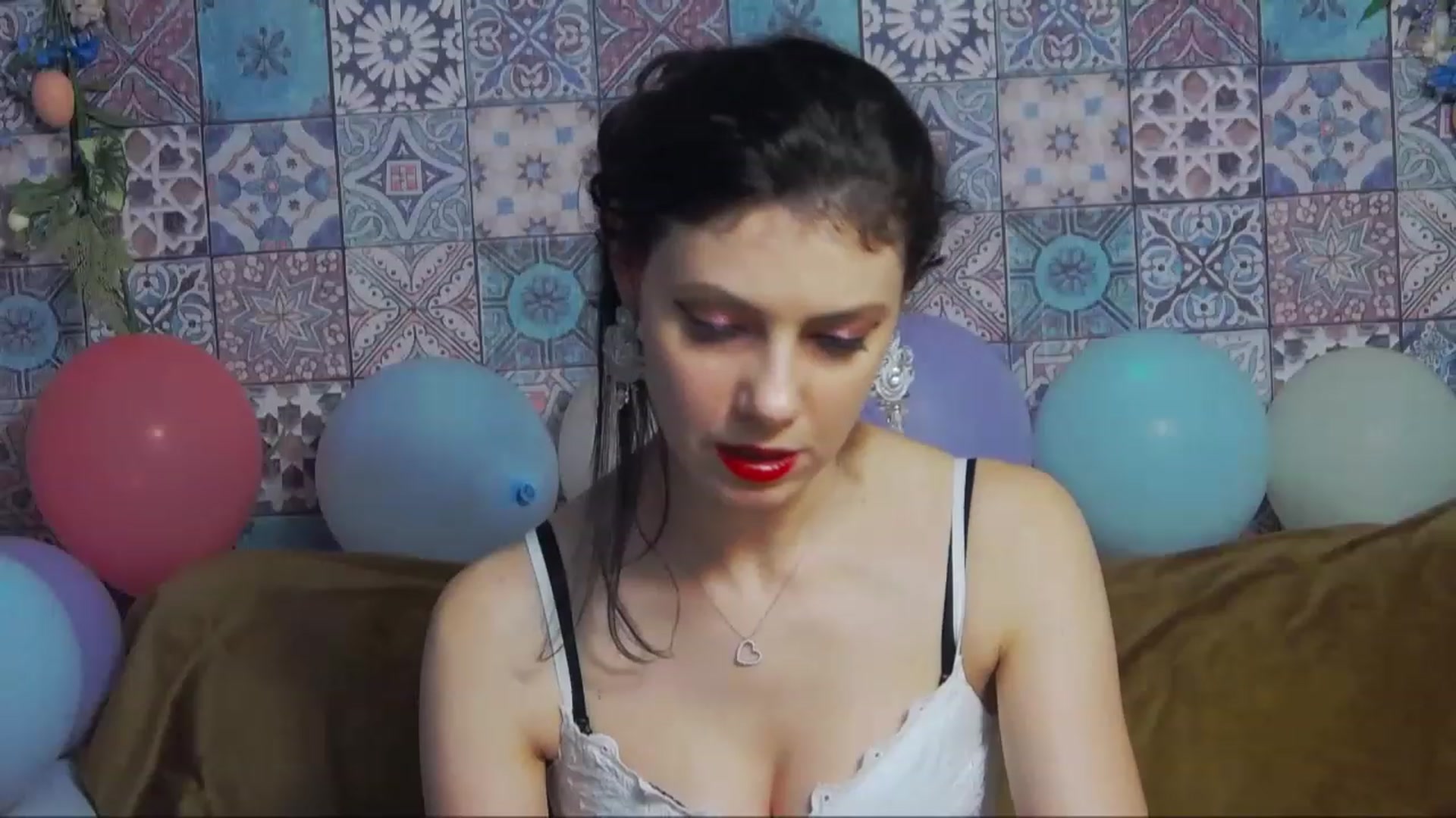 Gallery image thumbnail from MissAracely's myfreecams stream on, 04/05/2023, 20:45 image 4 of 20