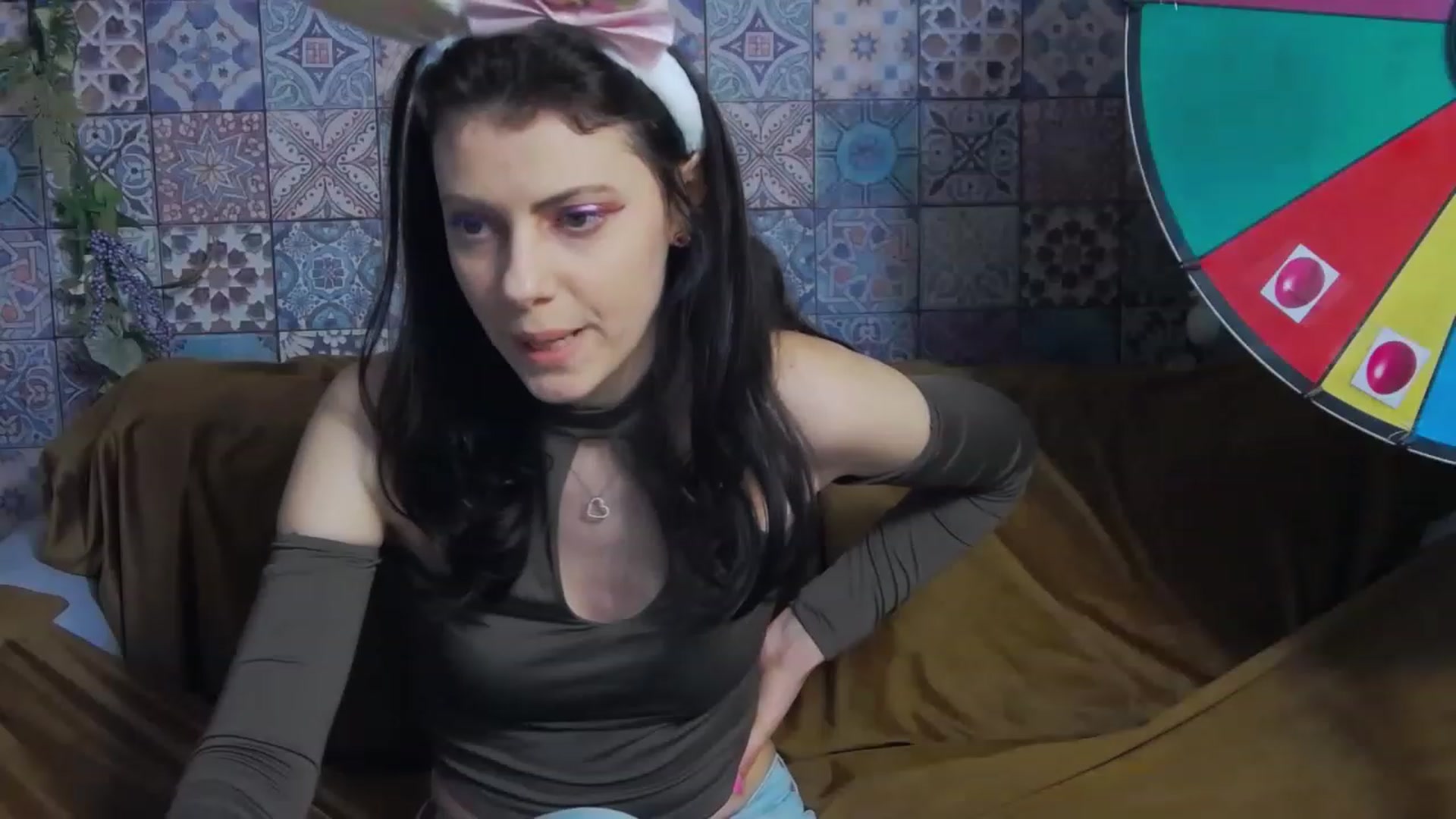 Gallery image thumbnail from MissAracely's myfreecams stream on, 04/08/2023, 20:18 image 17 of 20