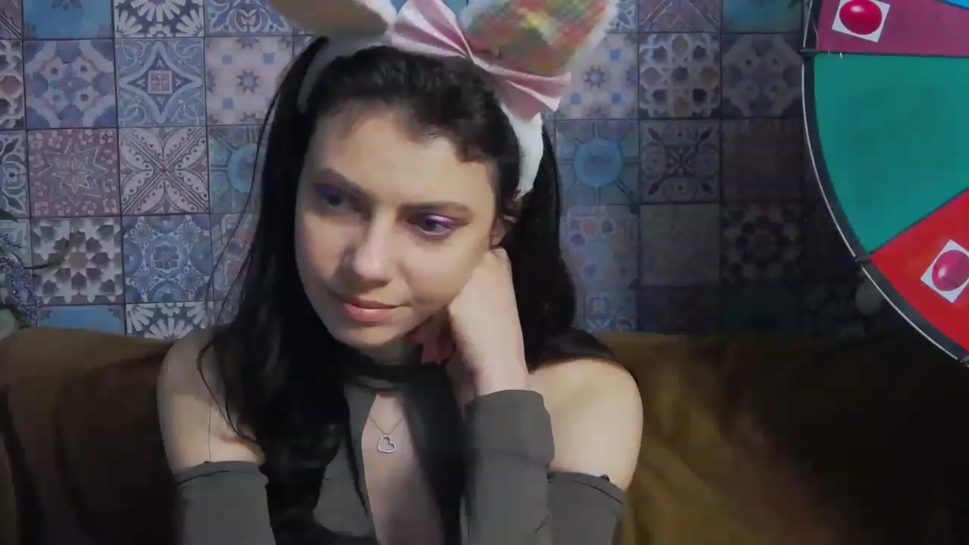 Gallery image thumbnail from MissAracely's myfreecams stream on, 04/08/2023, 20:18 image 18 of 20