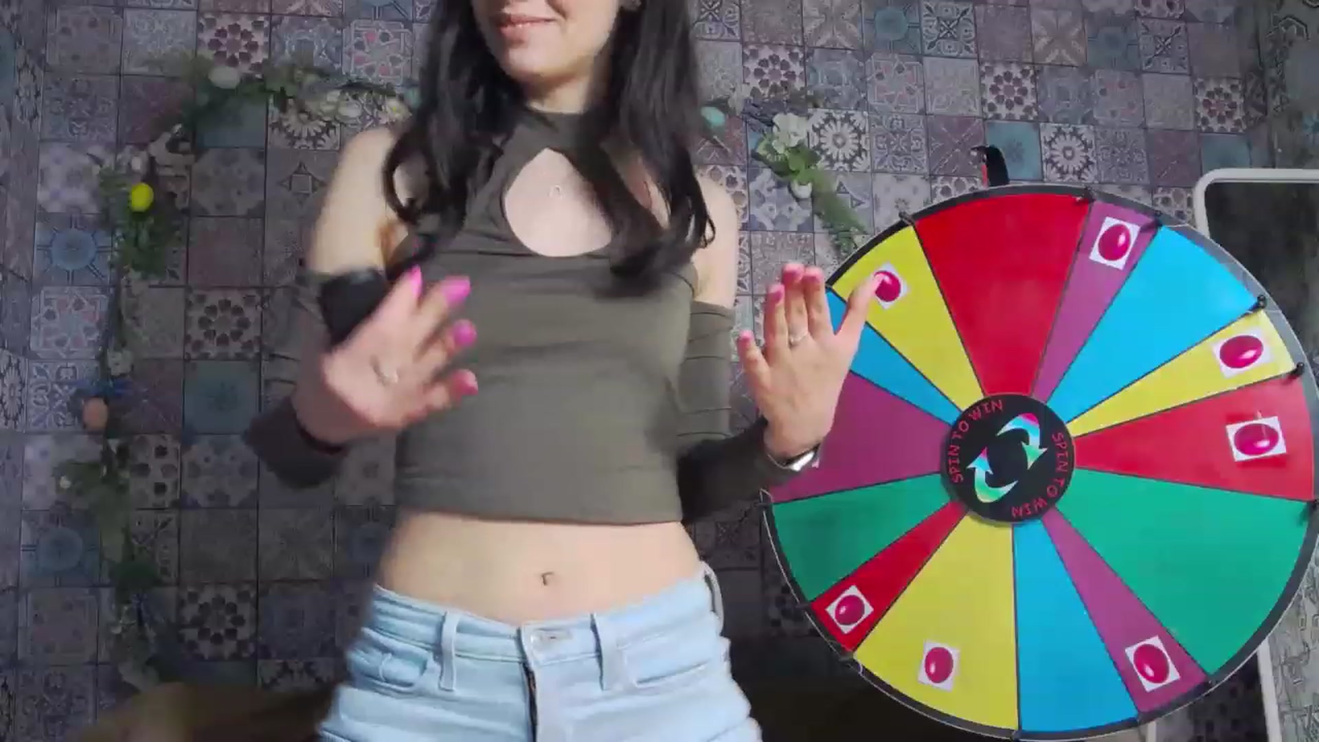 Gallery image thumbnail from MissAracely's myfreecams stream on, 04/08/2023, 23:05 image 16 of 20