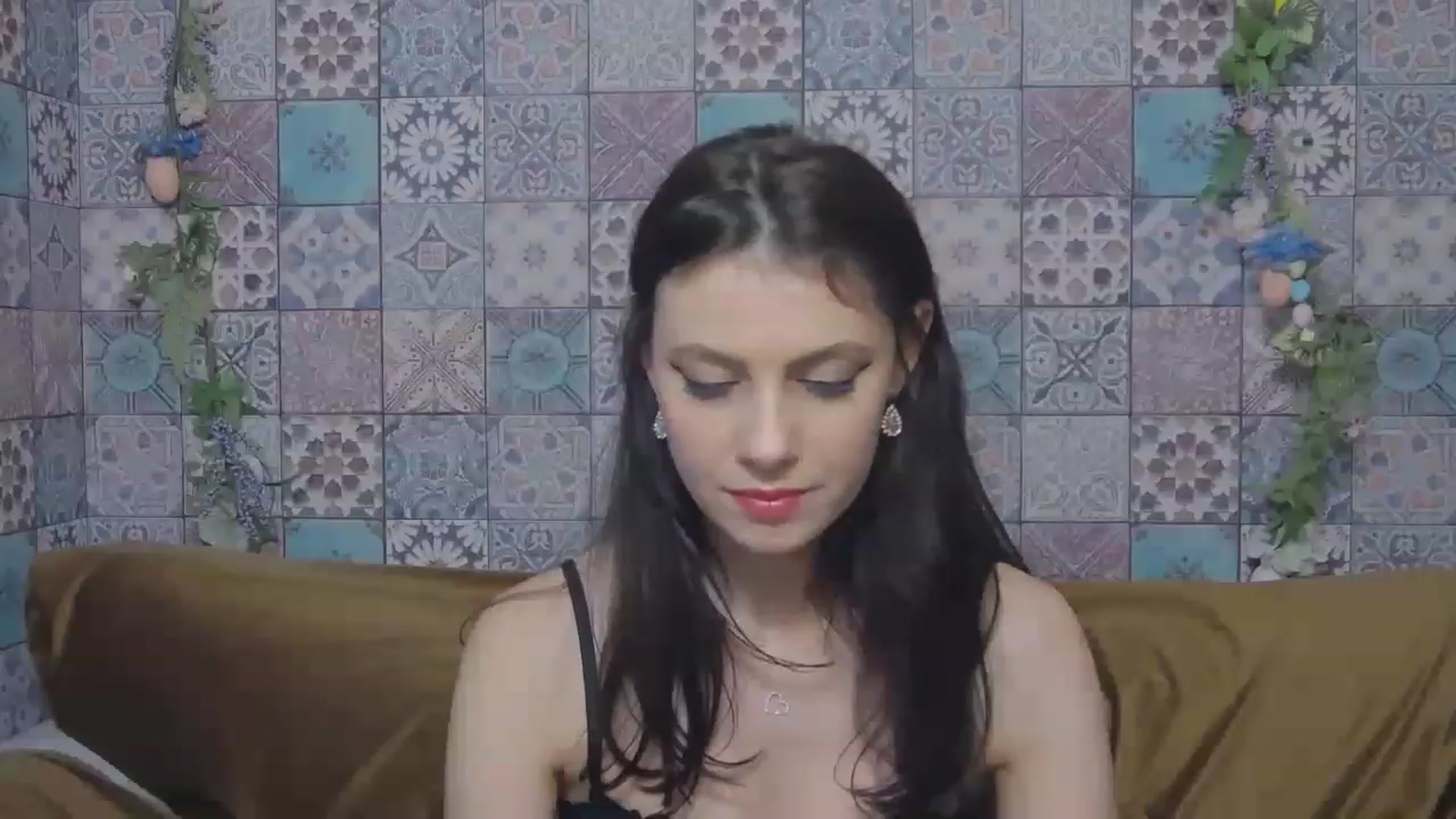 Gallery image thumbnail from MissAracely's myfreecams stream on, 04/30/2023, 23:40 image 11 of 20