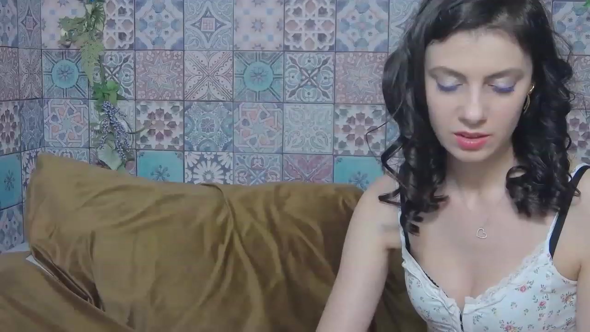 Gallery image thumbnail from MissAracely's myfreecams stream on, 05/03/2023, 21:49 image 17 of 20