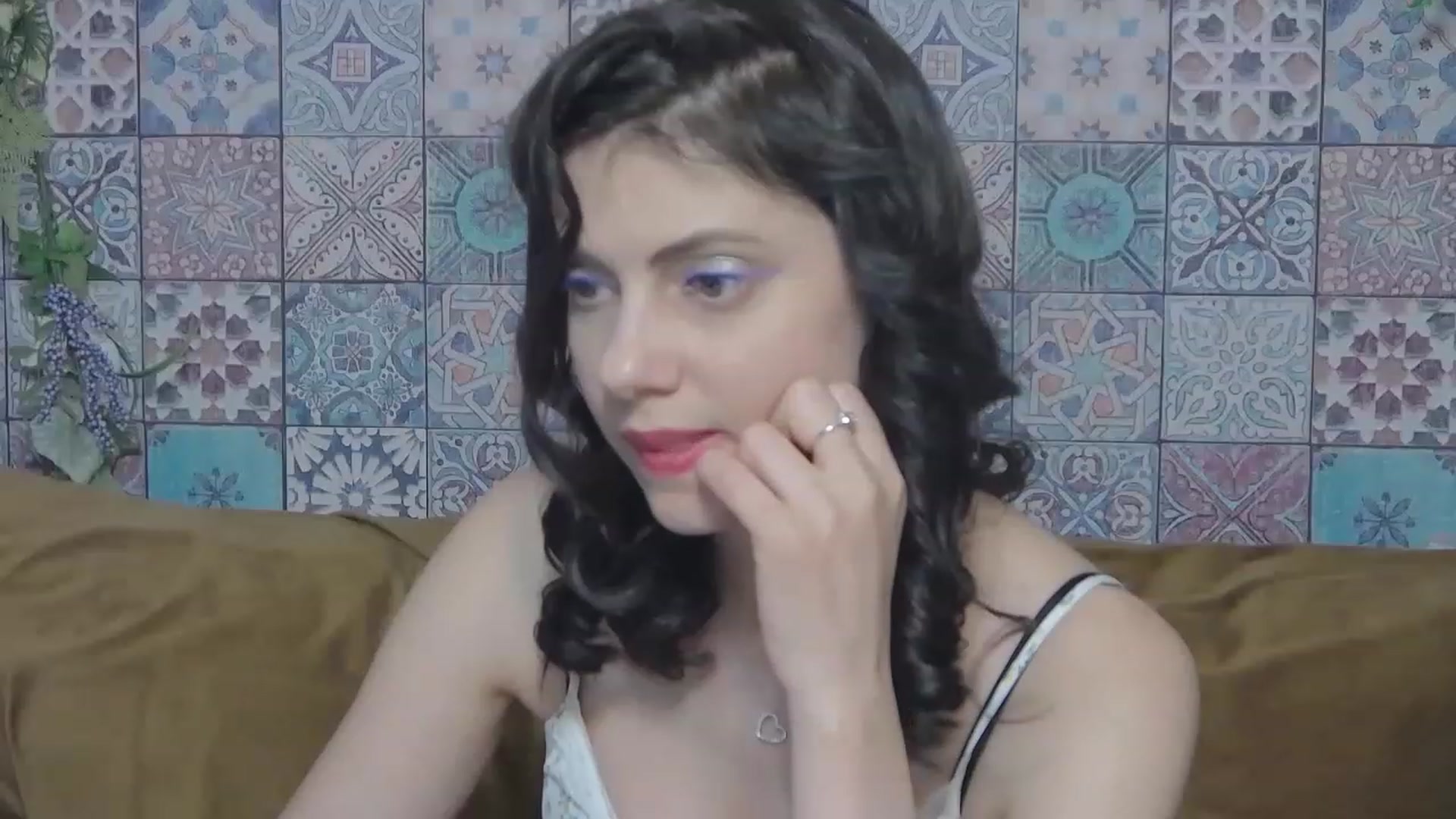 Gallery image thumbnail from MissAracely's myfreecams stream on, 05/03/2023, 22:26 image 4 of 20