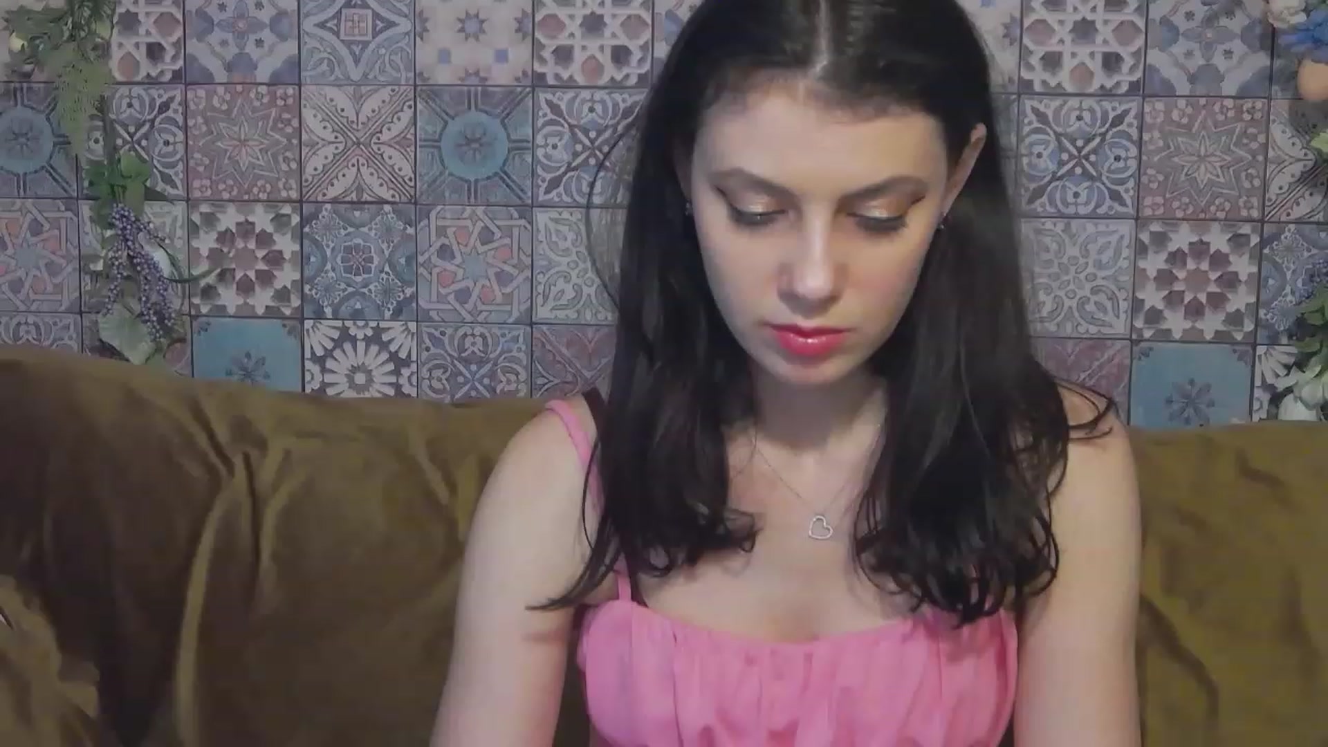 Gallery image thumbnail from MissAracely's myfreecams stream on, 05/10/2023, 18:36 image 19 of 20