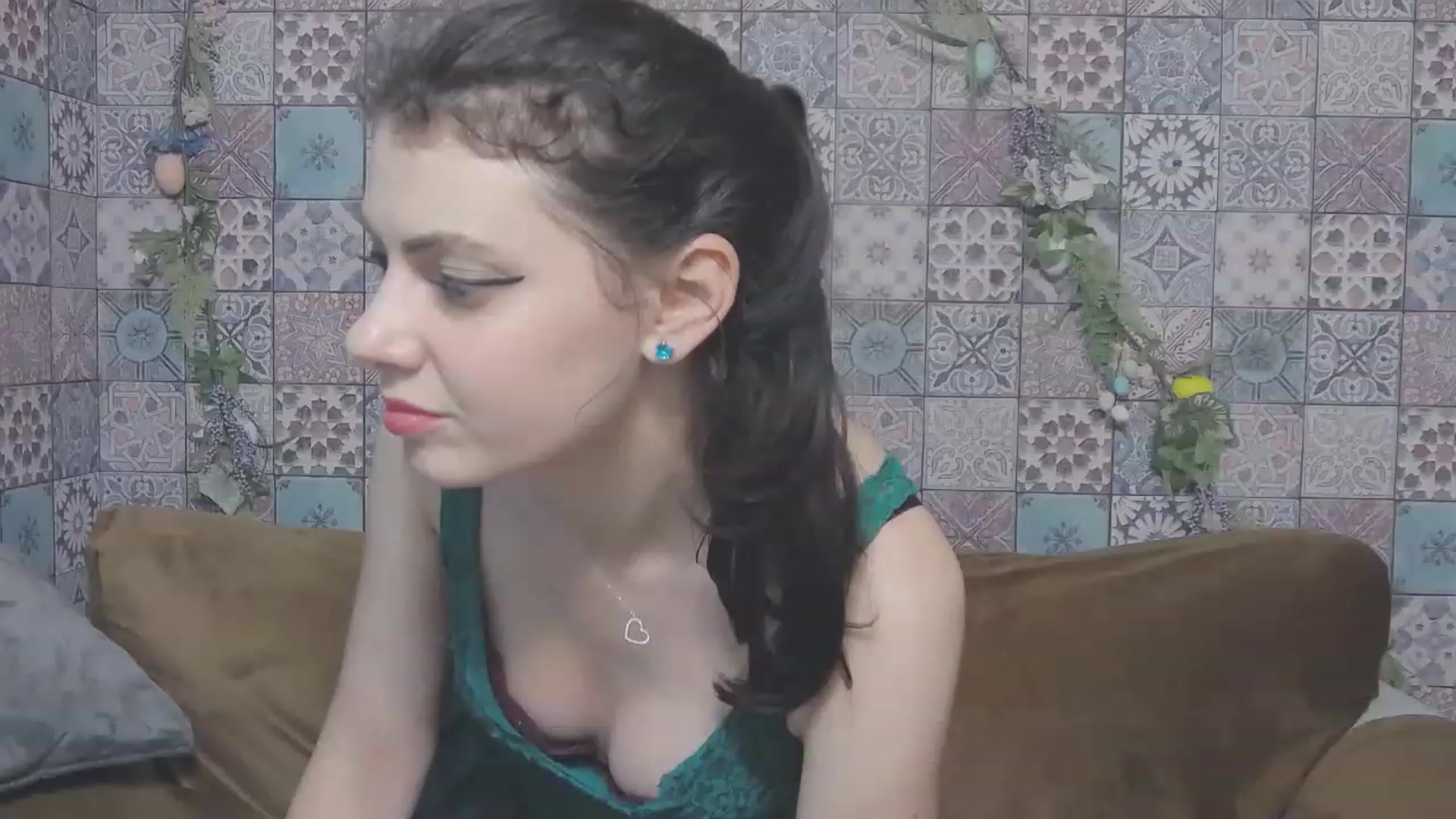 Gallery image thumbnail from MissAracely's myfreecams stream on, 05/17/2023, 21:21 image 14 of 20