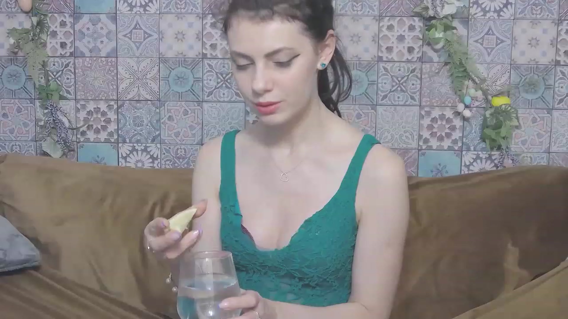 Gallery image thumbnail from MissAracely's myfreecams stream on, 05/17/2023, 21:21 image 6 of 20