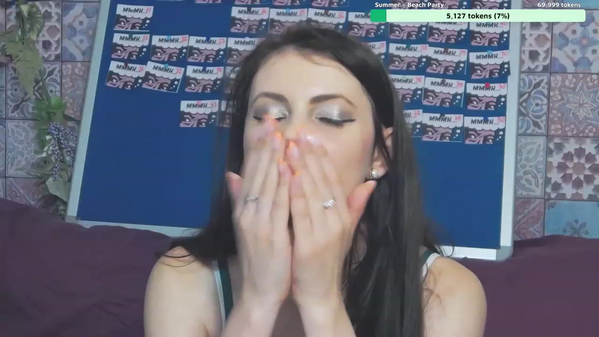 Gallery image thumbnail from MissAracely's myfreecams stream on, 05/26/2023, 18:30 image 3 of 20