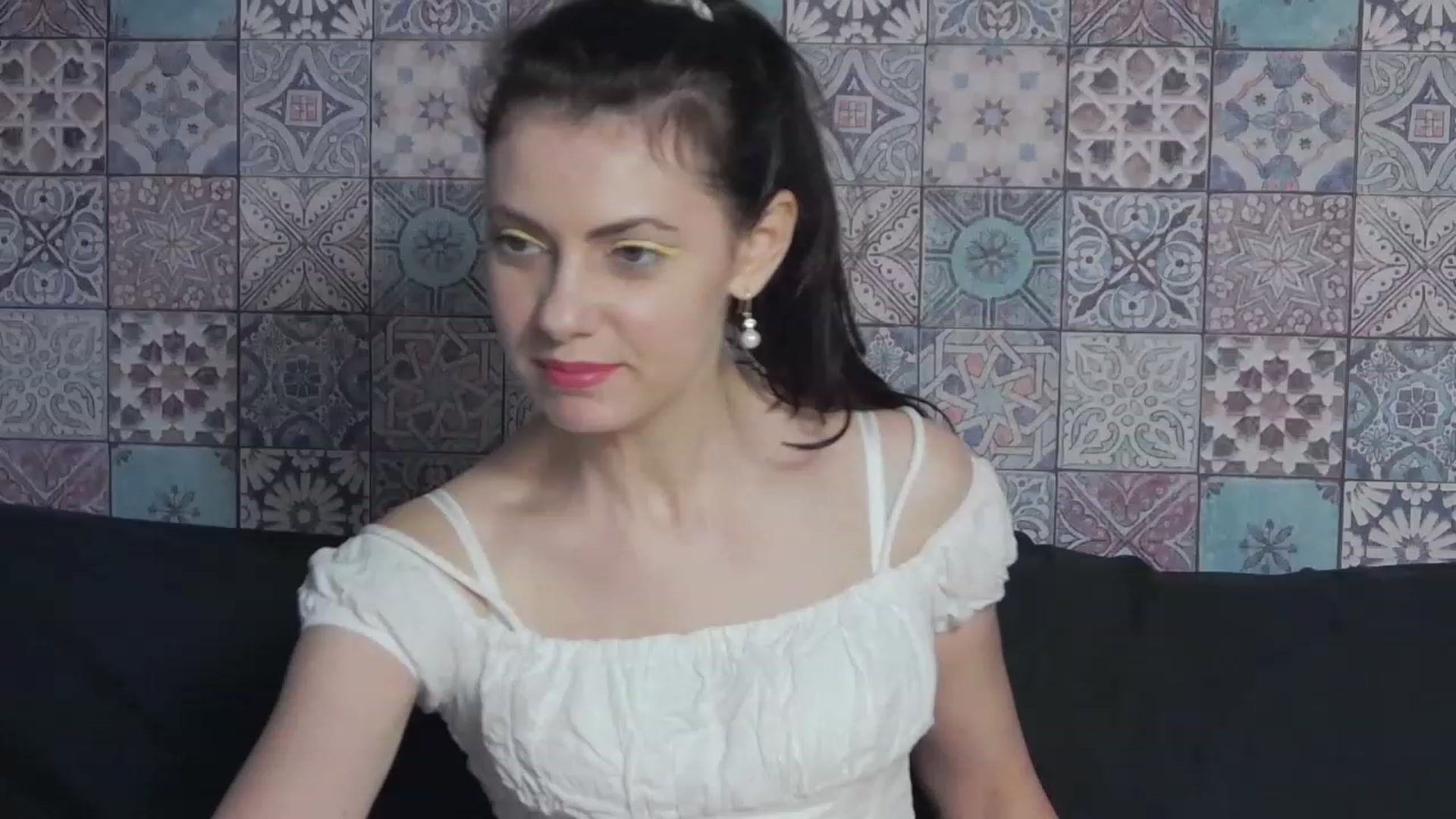 Gallery image thumbnail from MissAracely's myfreecams stream on, 06/13/2023, 24:12 image 15 of 20
