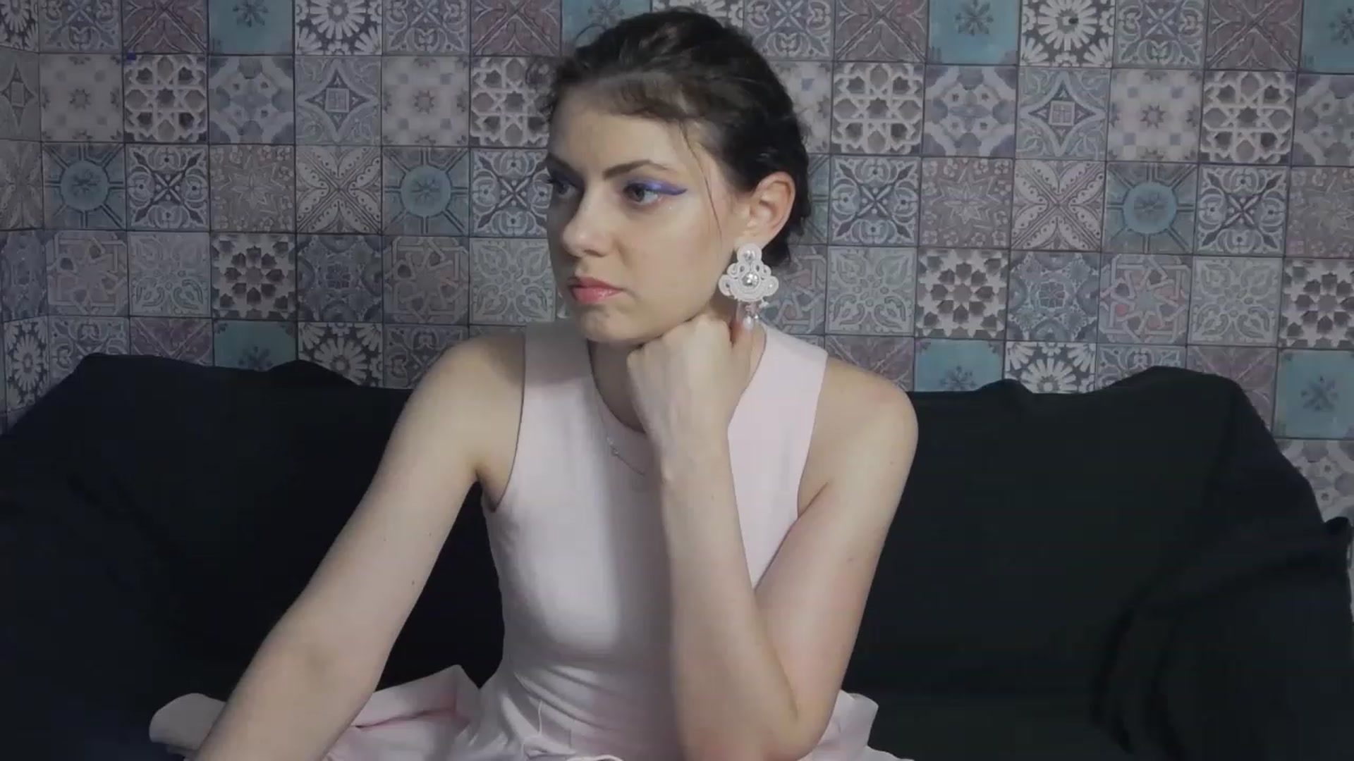 Gallery image thumbnail from MissAracely's myfreecams stream on, 06/14/2023, 19:03 image 17 of 20