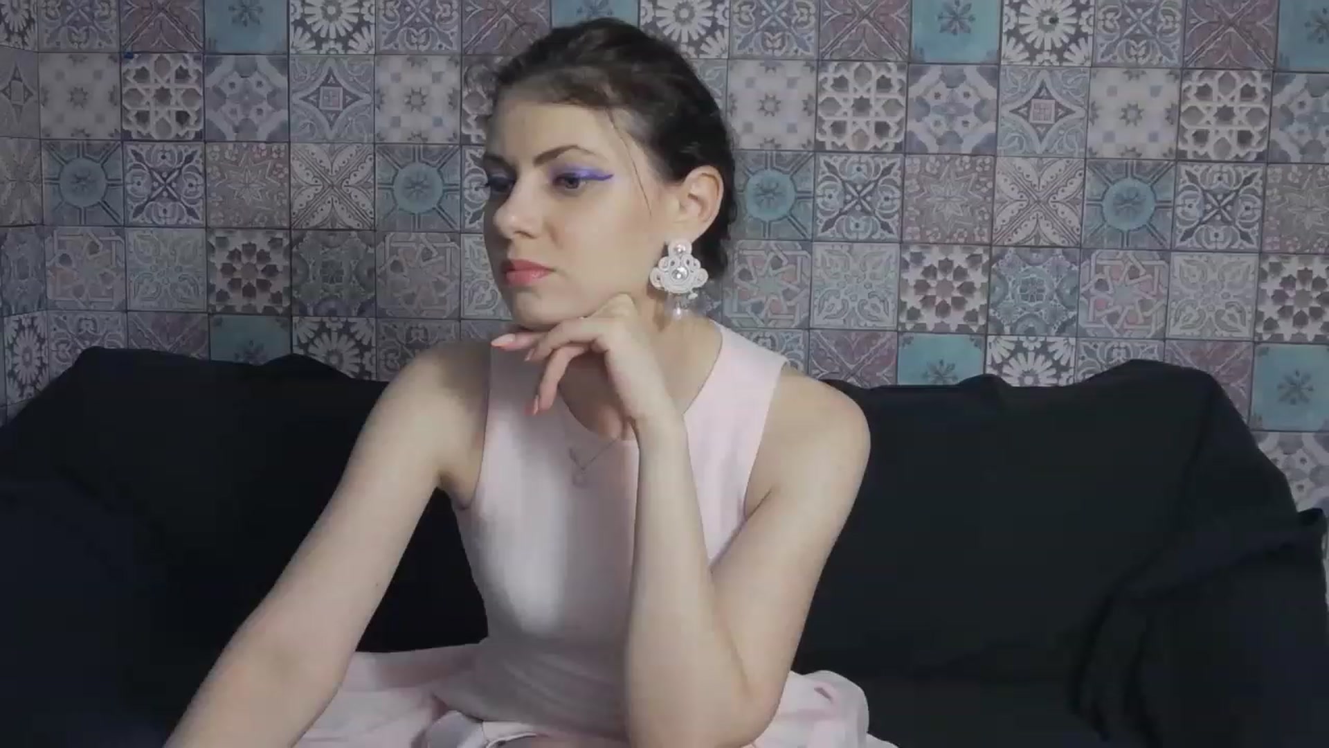Gallery image thumbnail from MissAracely's myfreecams stream on, 06/14/2023, 19:03 image 18 of 20