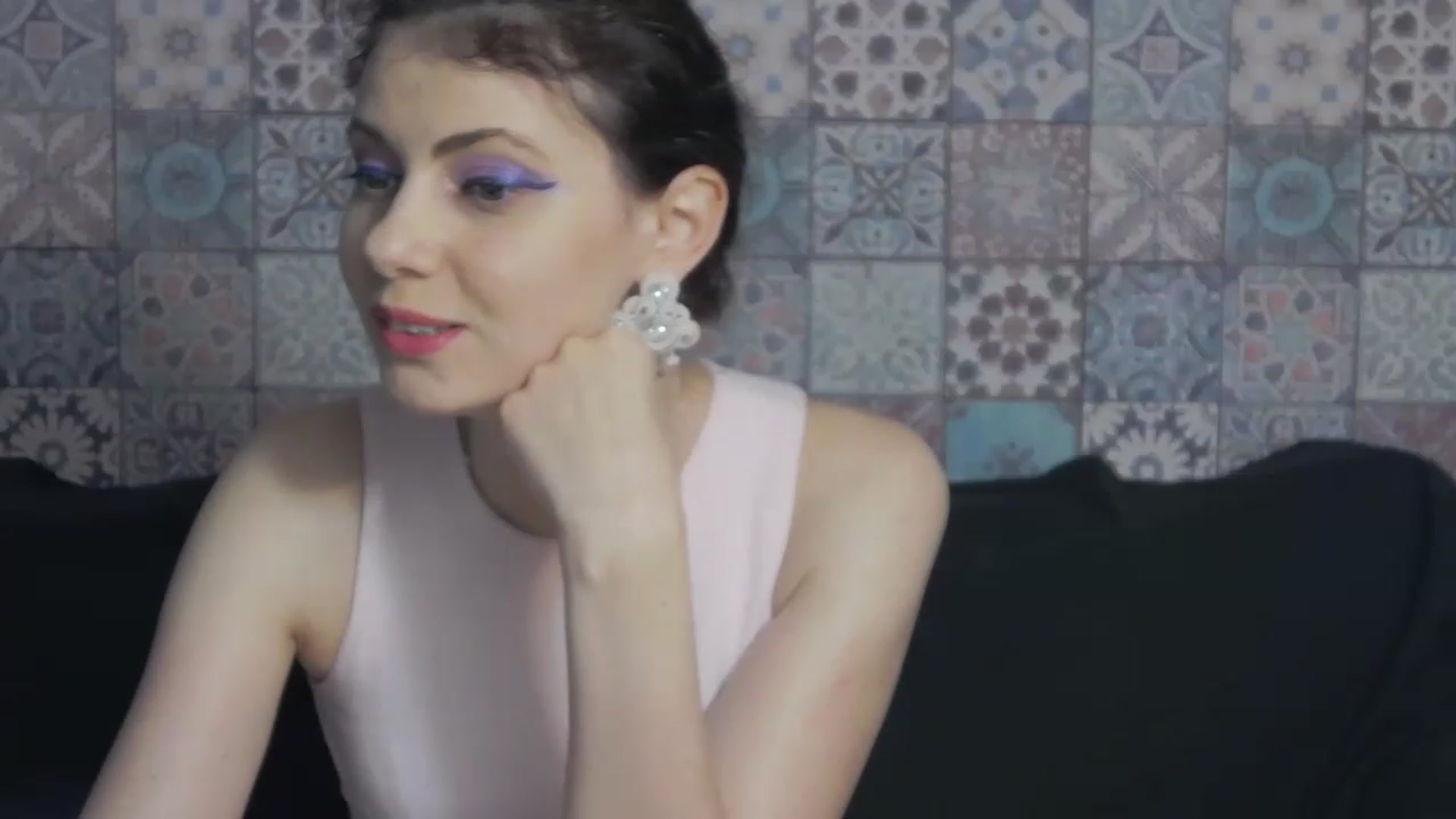 Gallery image thumbnail from MissAracely's myfreecams stream on, 06/14/2023, 19:03 image 3 of 20