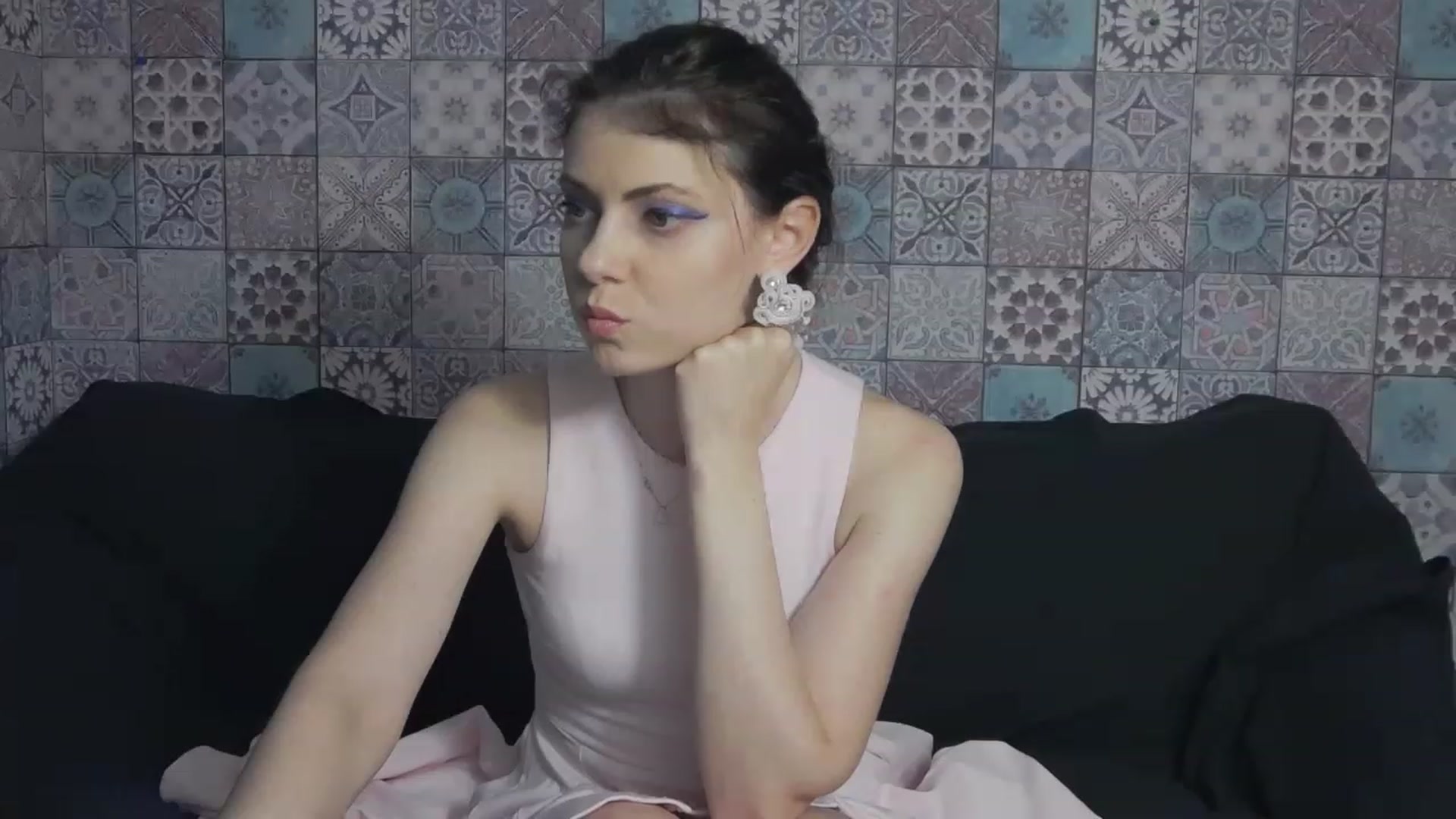 Gallery image thumbnail from MissAracely's myfreecams stream on, 06/14/2023, 19:03 image 16 of 20