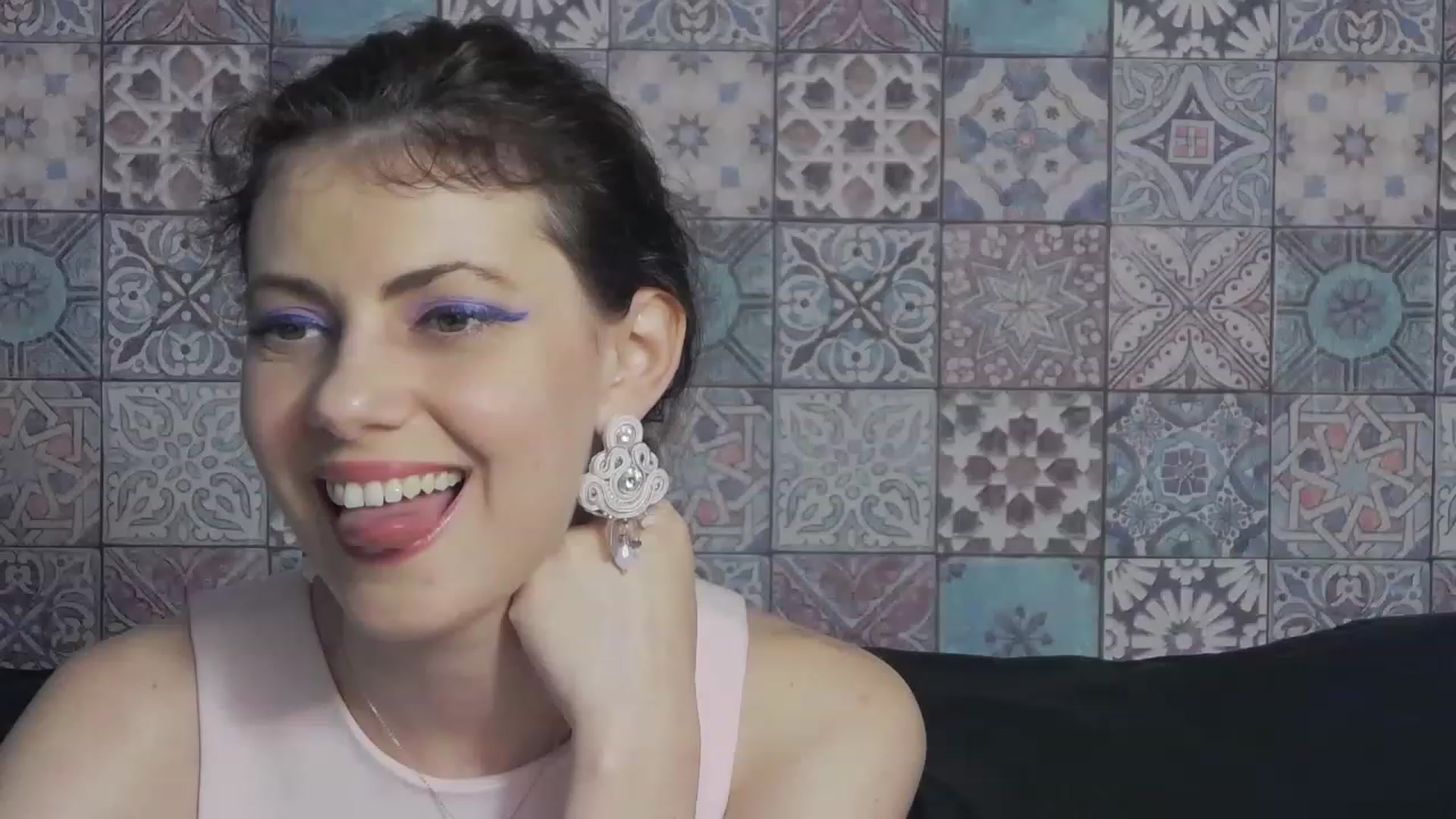 Gallery image thumbnail from MissAracely's myfreecams stream on, 06/14/2023, 20:35 image 19 of 20