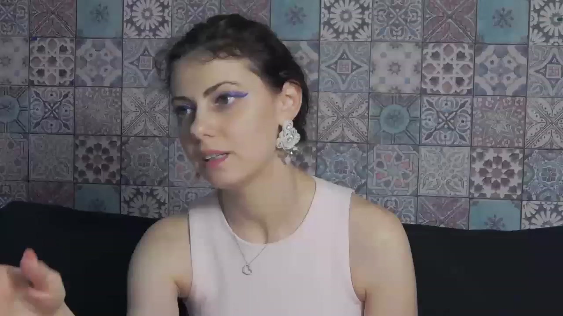 Gallery image thumbnail from MissAracely's myfreecams stream on, 06/14/2023, 21:44 image 15 of 20