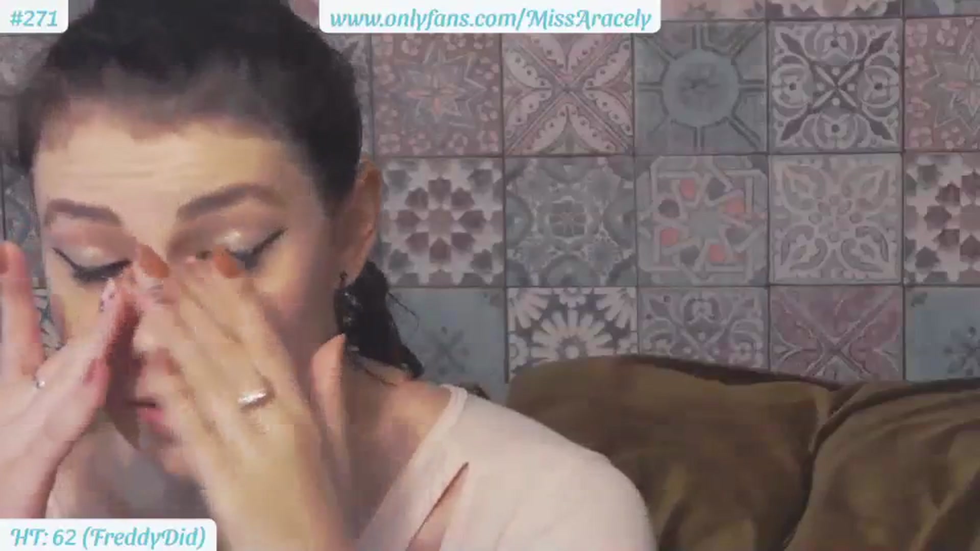 Gallery image thumbnail from MissAracely's myfreecams stream on, 07/30/2023, 21:49 image 18 of 20