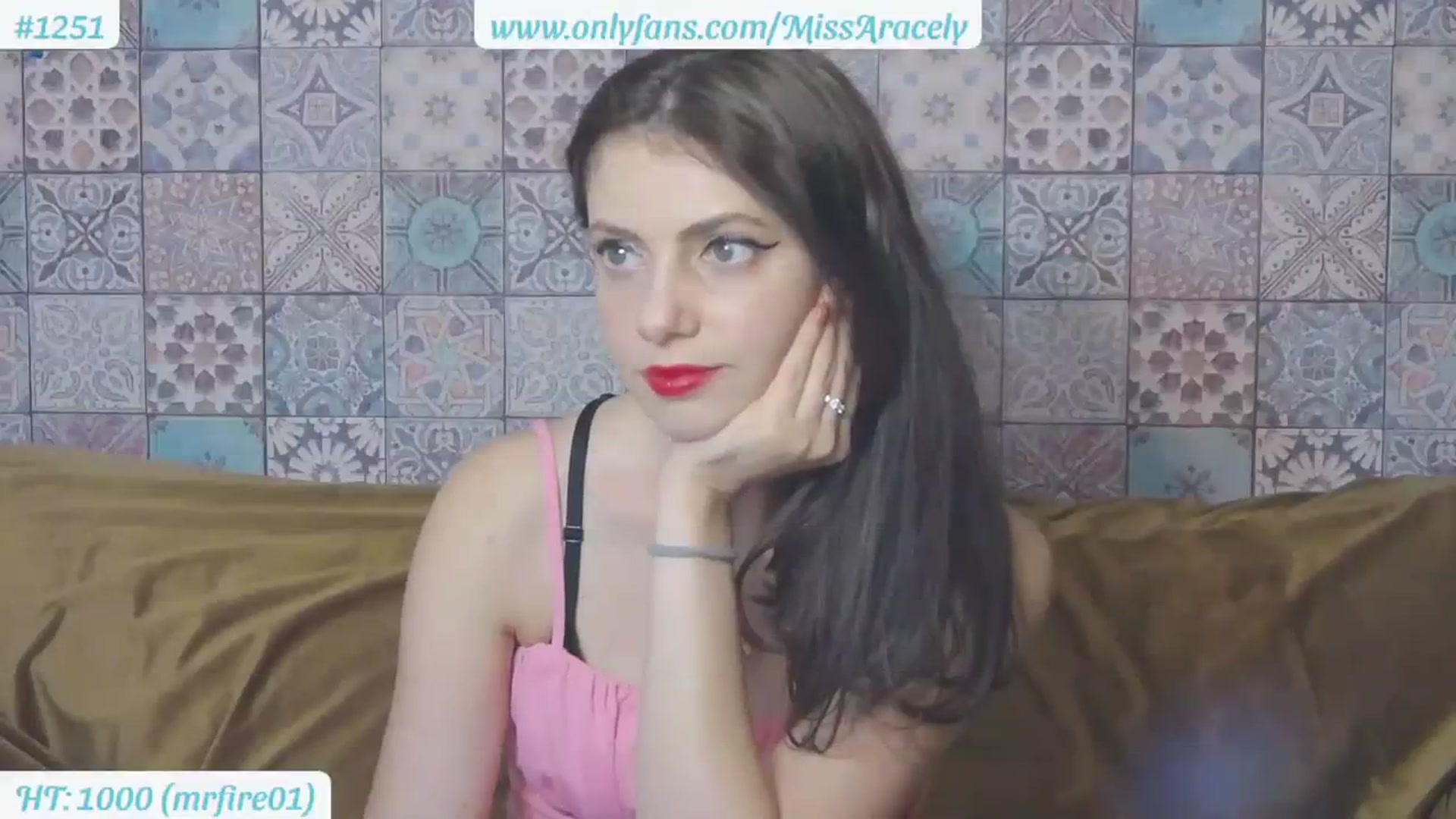 Gallery image thumbnail from MissAracely's myfreecams stream on, 08/15/2023, 20:05 image 5 of 20