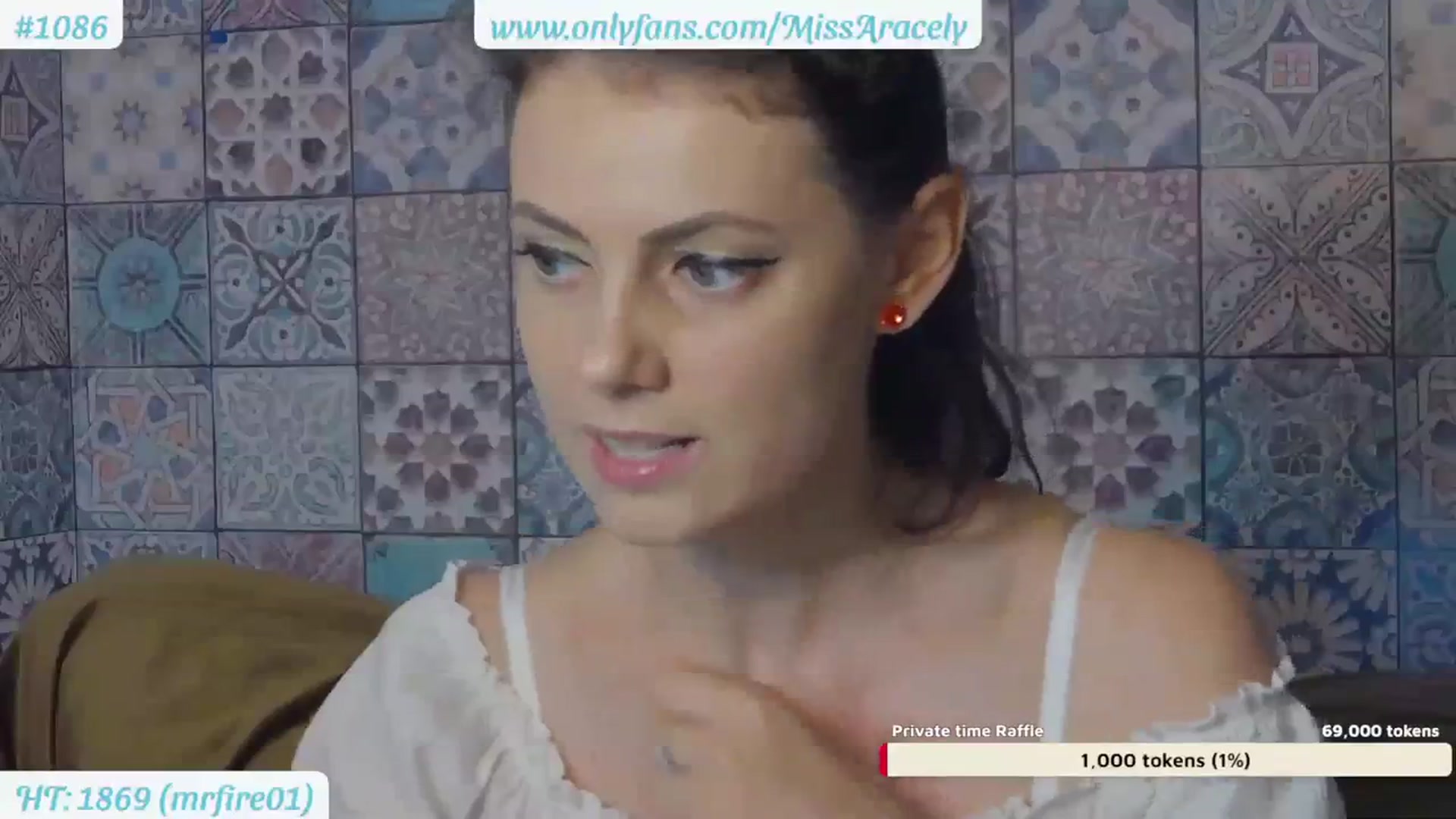 Gallery image thumbnail from MissAracely's myfreecams stream on, 08/21/2023, 19:38 image 17 of 20