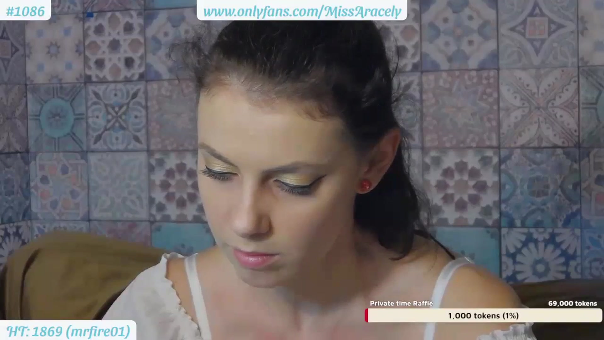 Gallery image thumbnail from MissAracely's myfreecams stream on, 08/21/2023, 19:38 image 18 of 20