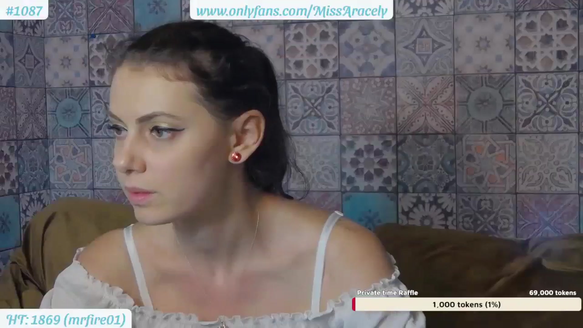 Gallery image thumbnail from MissAracely's myfreecams stream on, 08/21/2023, 21:30 image 7 of 20