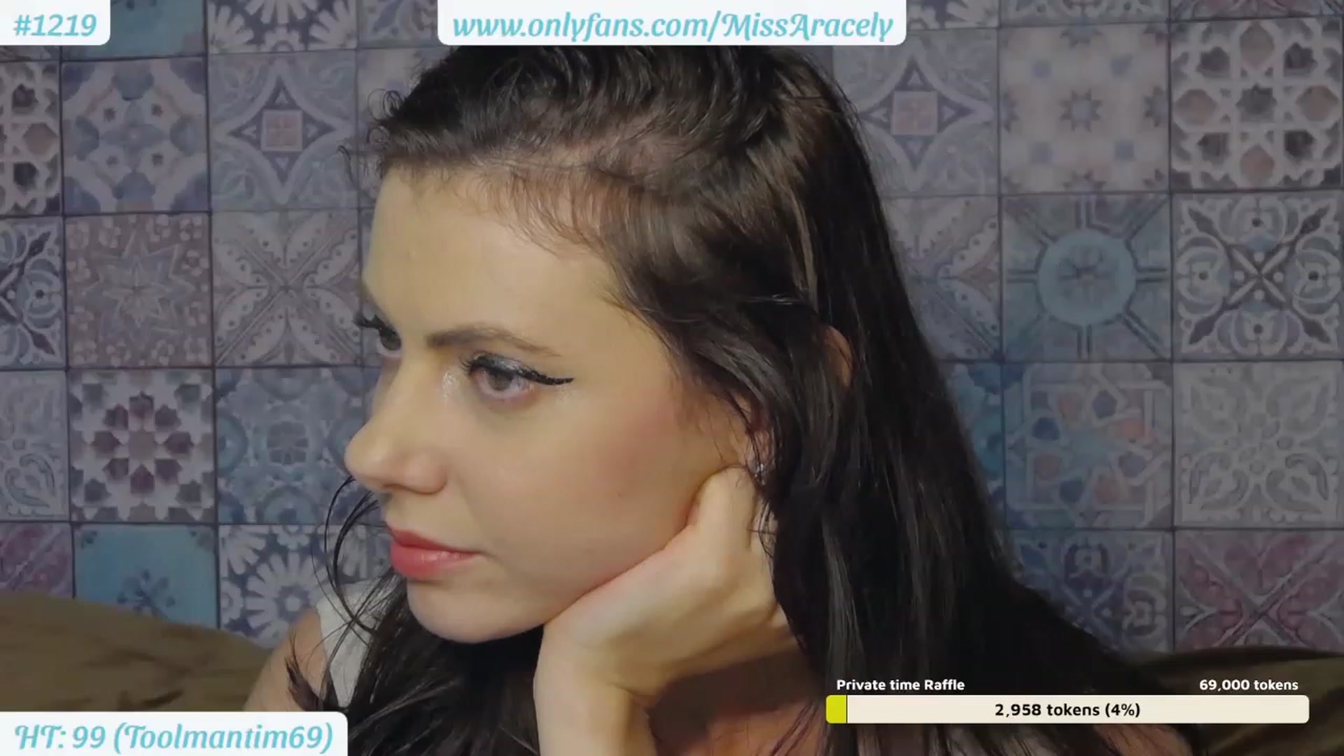 Gallery image thumbnail from MissAracely's myfreecams stream on, 08/25/2023, 16:45 image 18 of 20