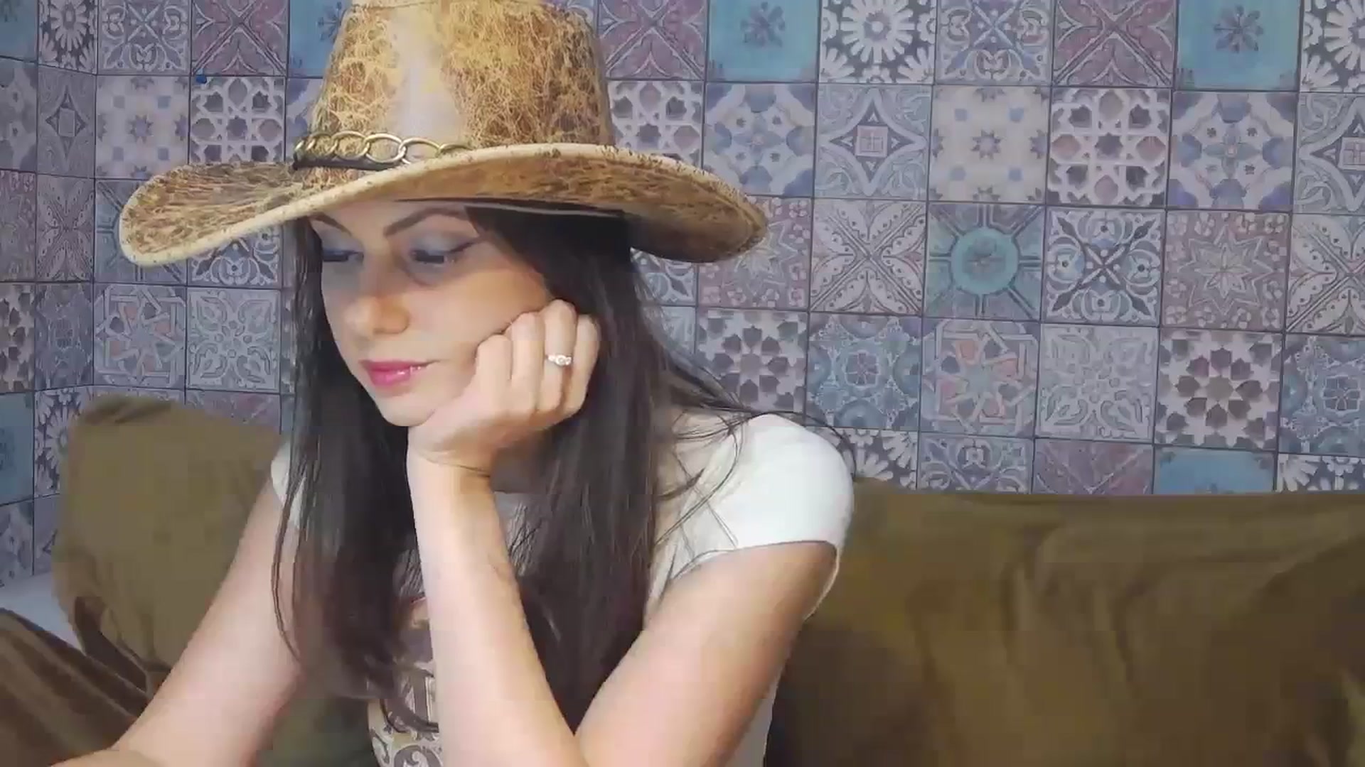 Gallery image thumbnail from MissAracely's myfreecams stream on, 09/14/2023, 18:23 image 5 of 20