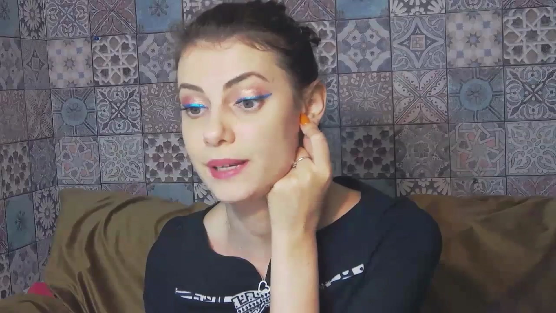 Gallery image thumbnail from MissAracely's myfreecams stream on, 10/05/2023, 17:42 image 12 of 20