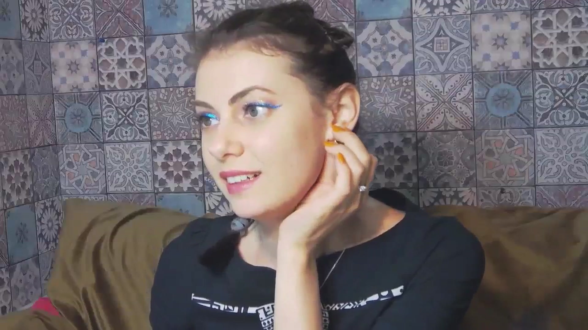 Gallery image thumbnail from MissAracely's myfreecams stream on, 10/05/2023, 17:42 image 16 of 20