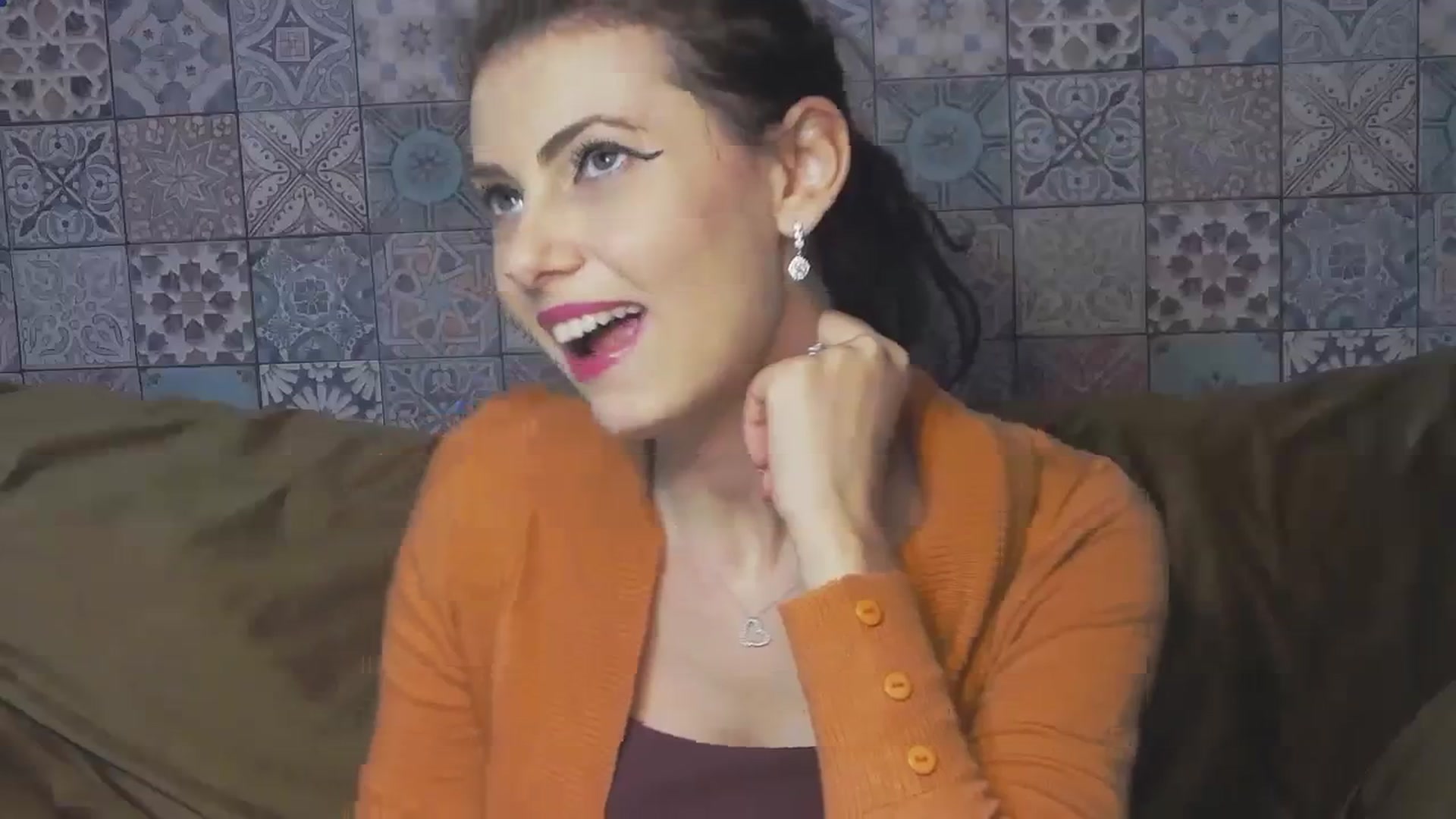 Gallery image thumbnail from MissAracely's myfreecams stream on, 10/10/2023, 16:10 image 8 of 20