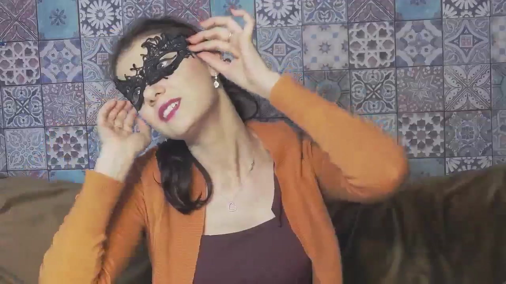 Gallery image thumbnail from MissAracely's myfreecams stream on, 10/10/2023, 16:10 image 2 of 20