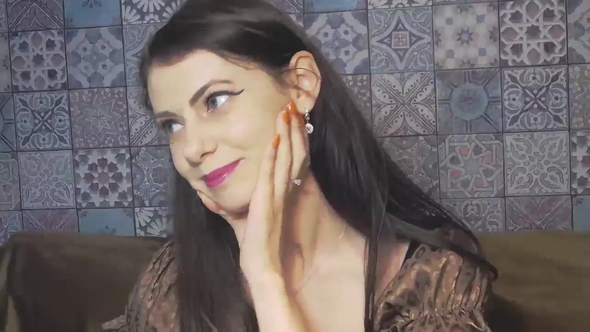 Gallery image thumbnail from MissAracely's myfreecams stream on, 10/12/2023, 15:47 image 18 of 20