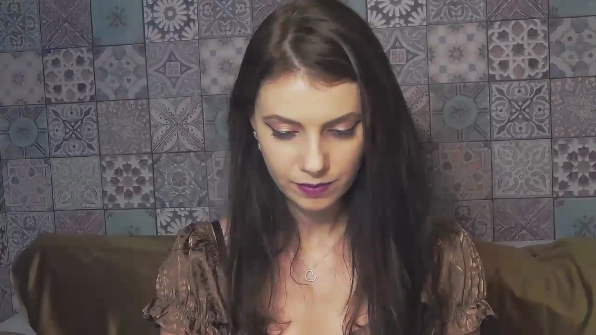 Gallery image thumbnail from MissAracely's myfreecams stream on, 10/12/2023, 19:18 image 17 of 20
