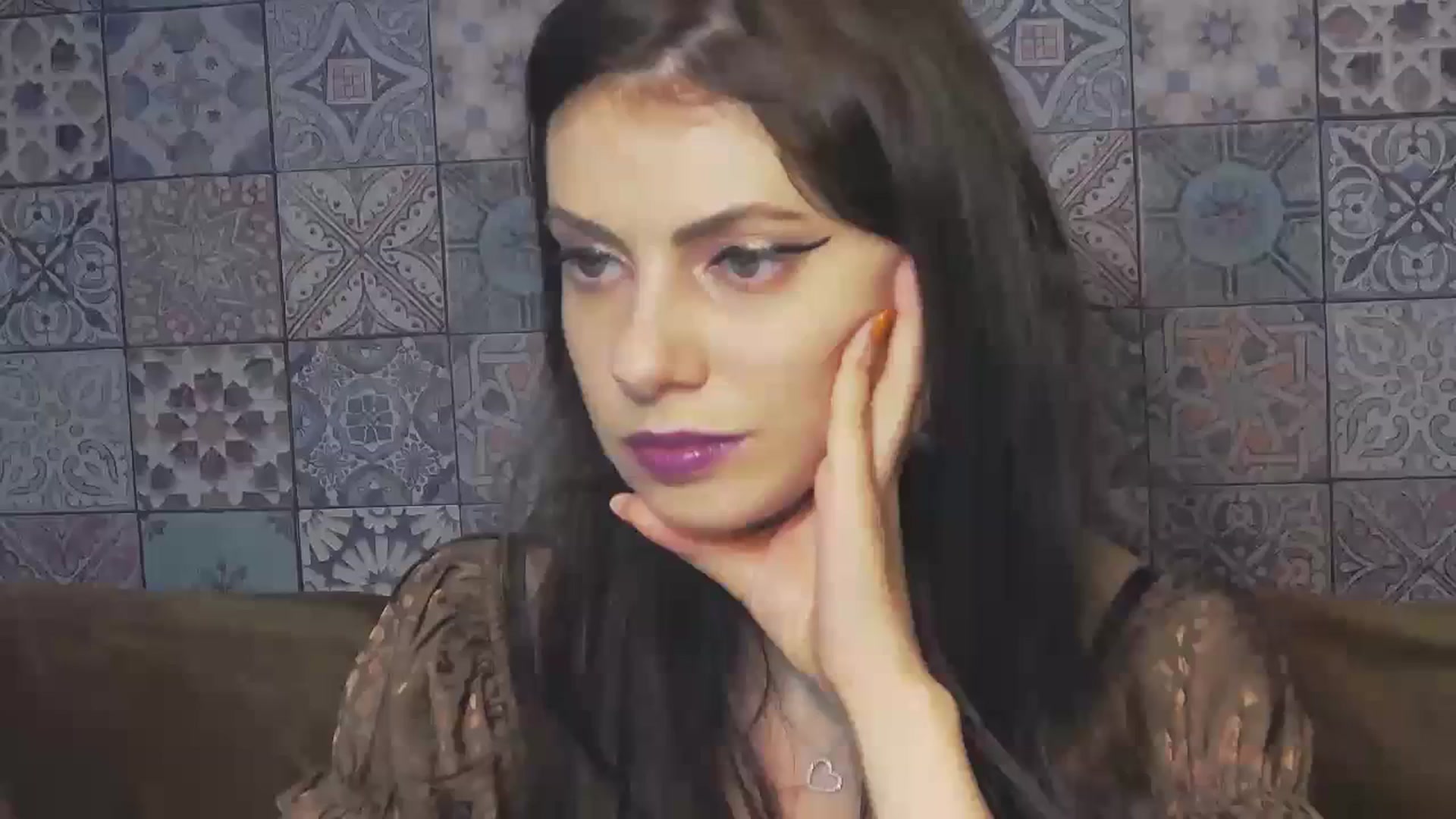 Gallery image thumbnail from MissAracely's myfreecams stream on, 10/12/2023, 19:18 image 6 of 20