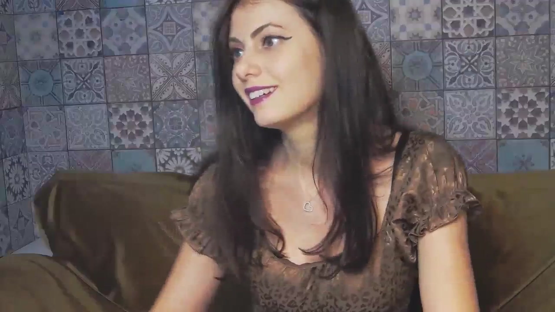 Gallery image thumbnail from MissAracely's myfreecams stream on, 10/12/2023, 19:18 image 13 of 20