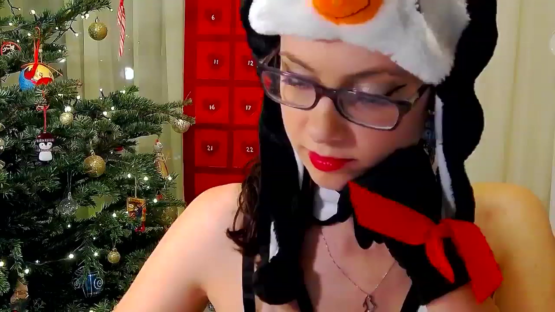 Gallery image thumbnail from MissAracely's myfreecams stream on, 12/21/2023, 21:27 image 7 of 20