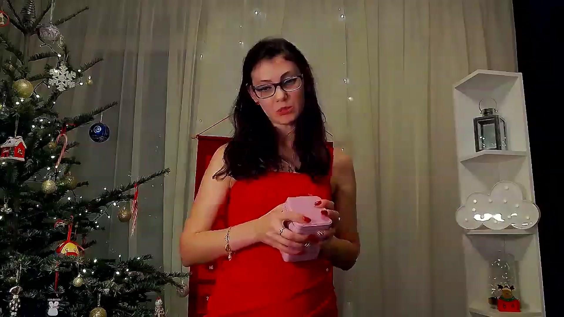 Gallery image thumbnail from MissAracely's myfreecams stream on, 12/28/2023, 21:07 image 16 of 20