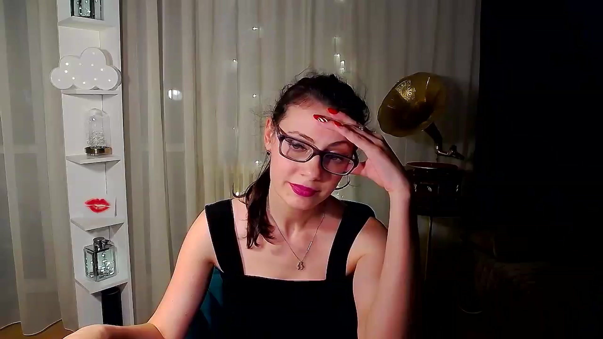 Gallery image thumbnail from MissAracely's myfreecams stream on, 01/08/2024, 24:15 image 16 of 20