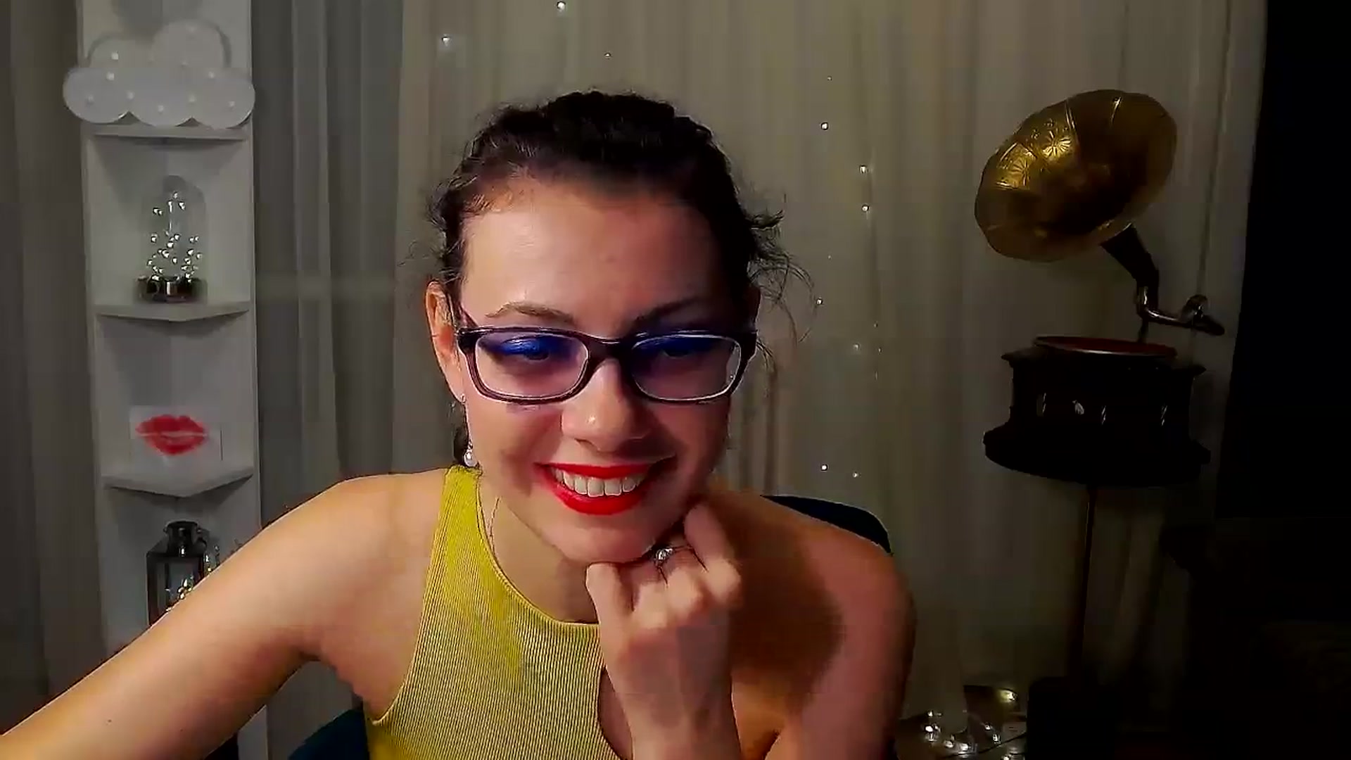 Gallery image thumbnail from MissAracely's myfreecams stream on, 01/12/2024, 01:45 image 10 of 20
